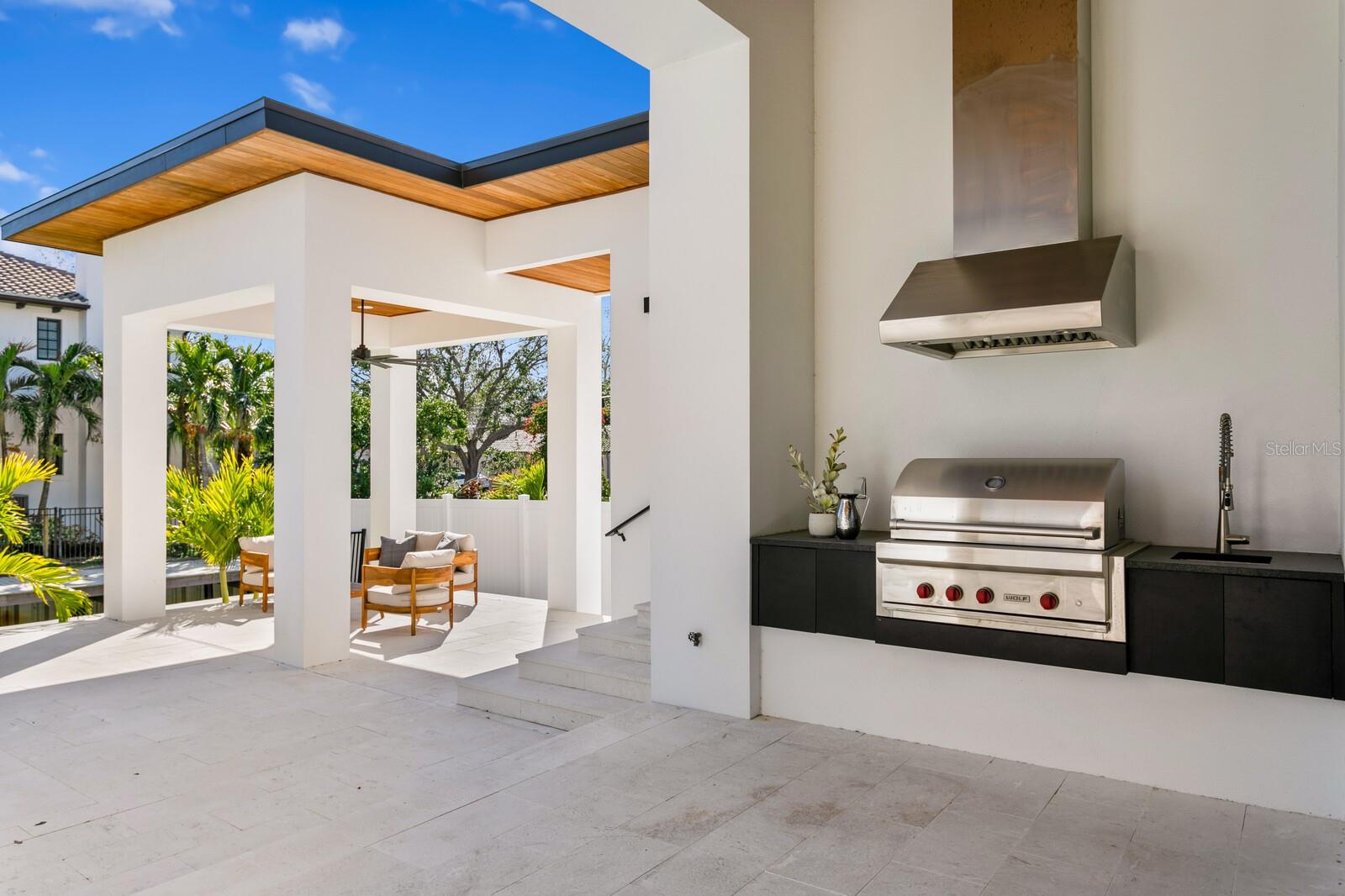 1401 BRIGHTWATERS Blvd ST PETERSBURG, FL 33704