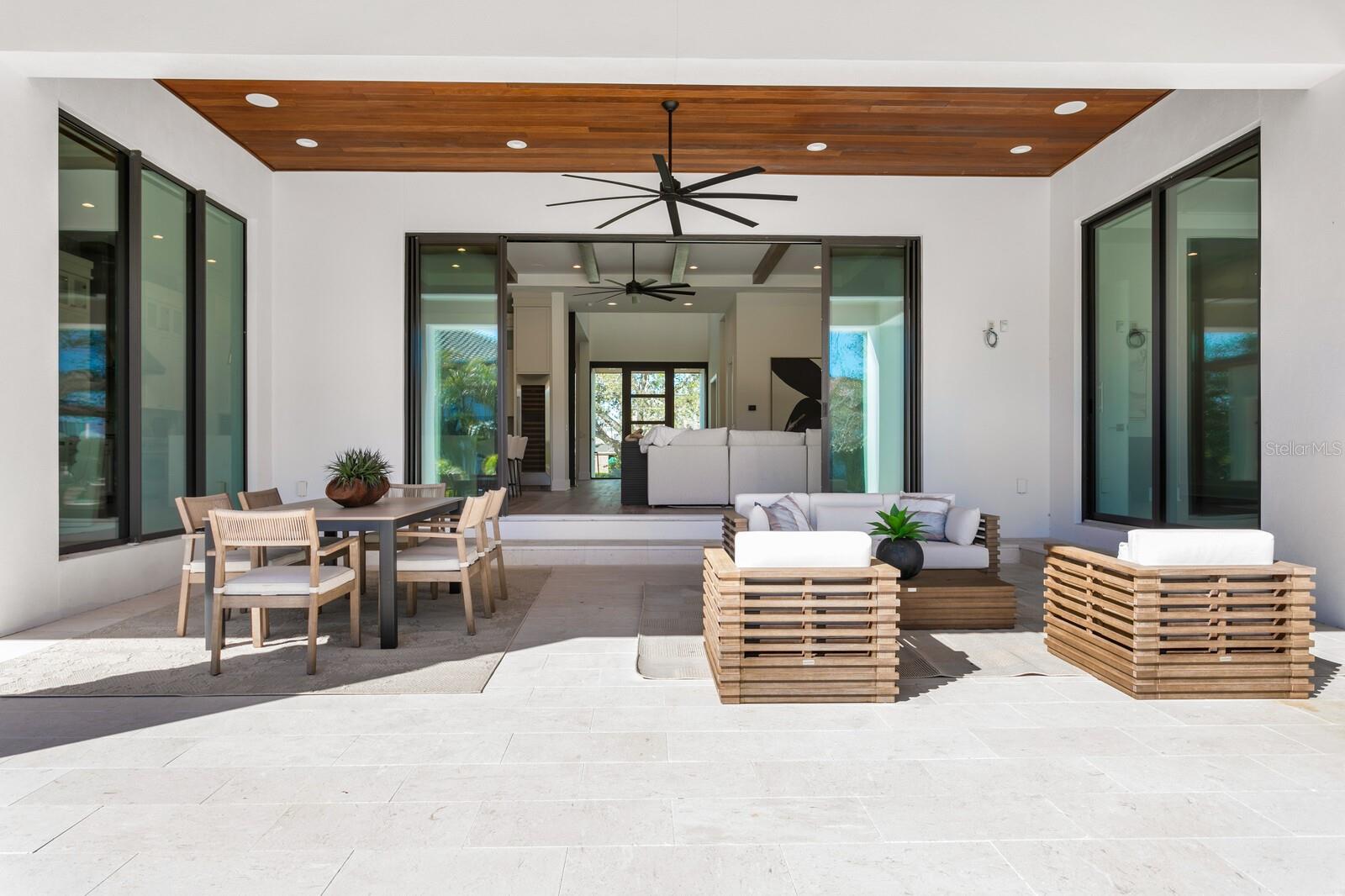 1401 BRIGHTWATERS Blvd ST PETERSBURG, FL 33704