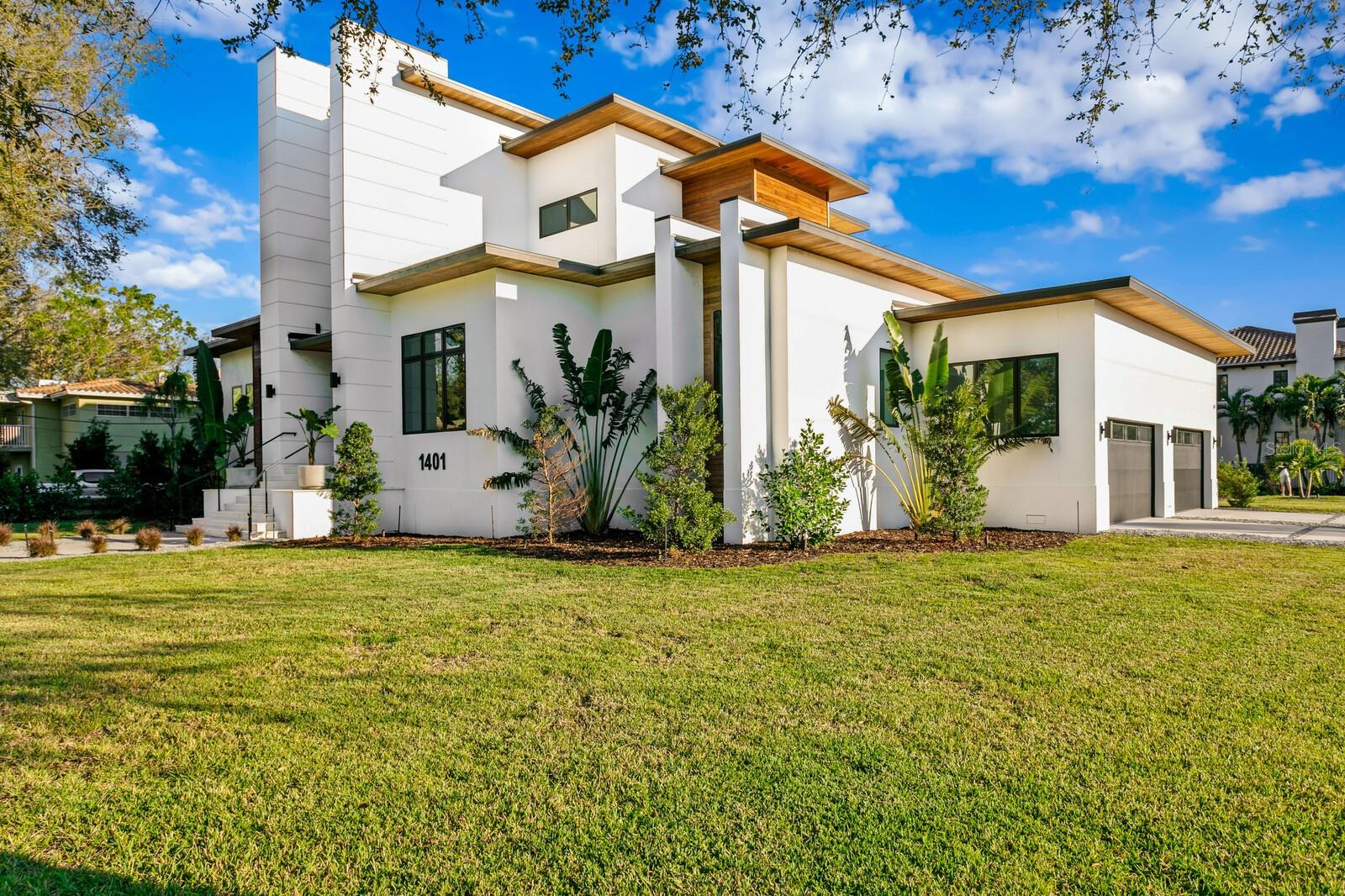 1401 BRIGHTWATERS Blvd ST PETERSBURG, FL 33704