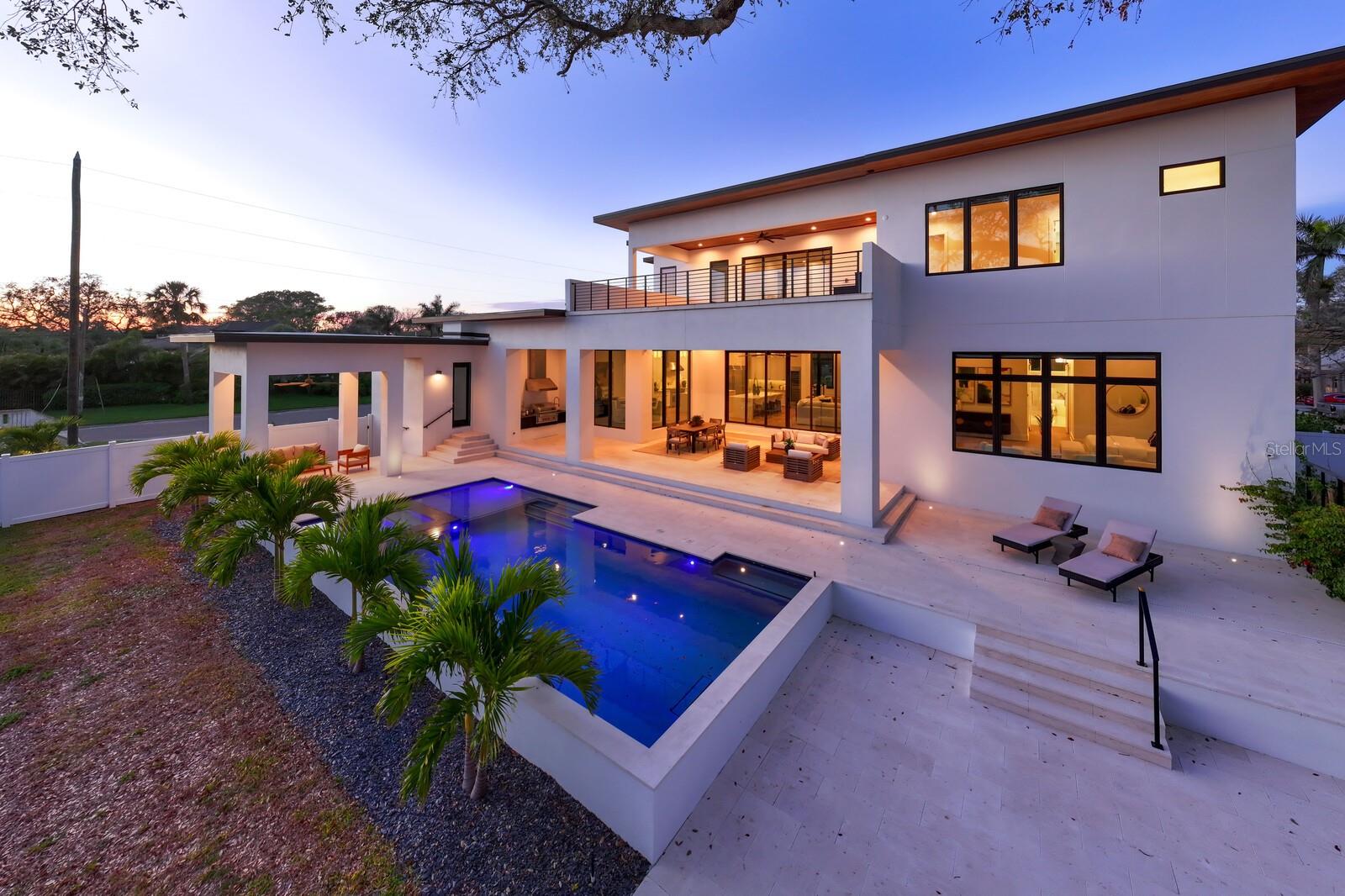 1401 BRIGHTWATERS Blvd ST PETERSBURG, FL 33704