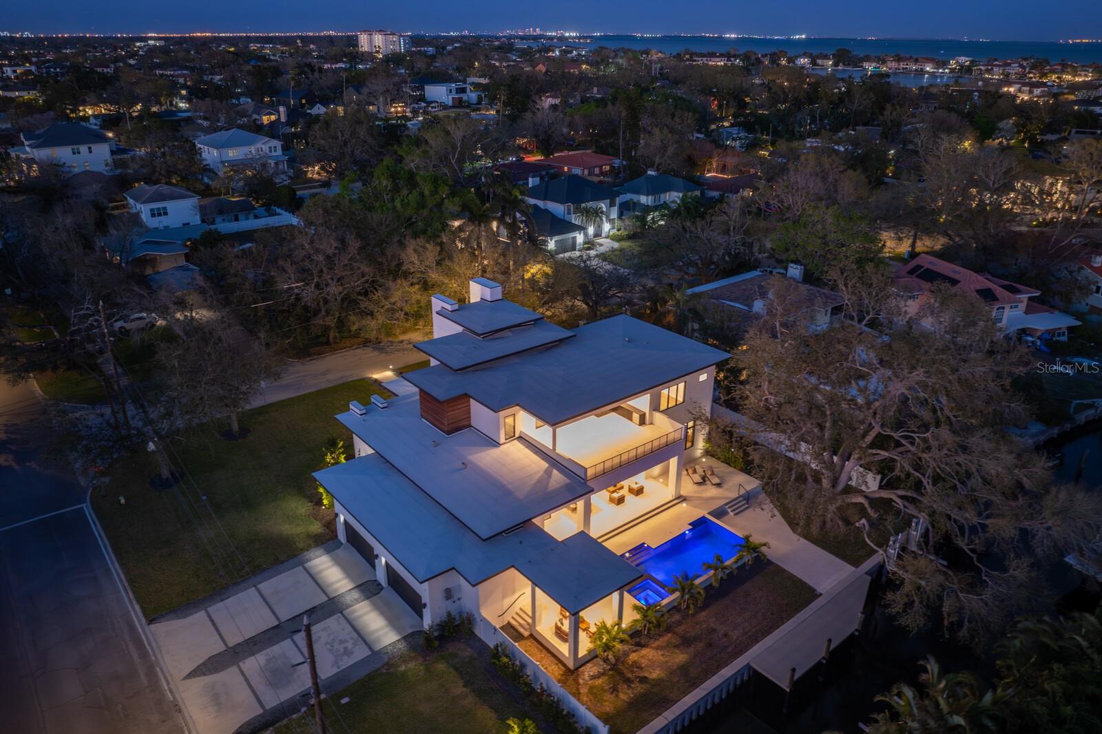 1401 BRIGHTWATERS Blvd ST PETERSBURG, FL 33704