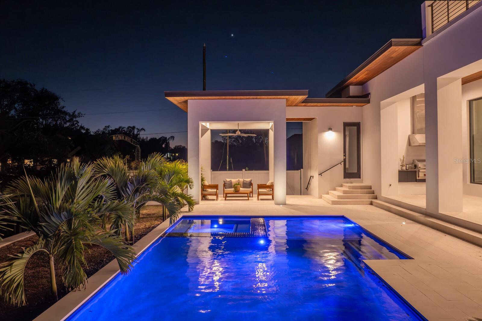 1401 BRIGHTWATERS Blvd ST PETERSBURG, FL 33704