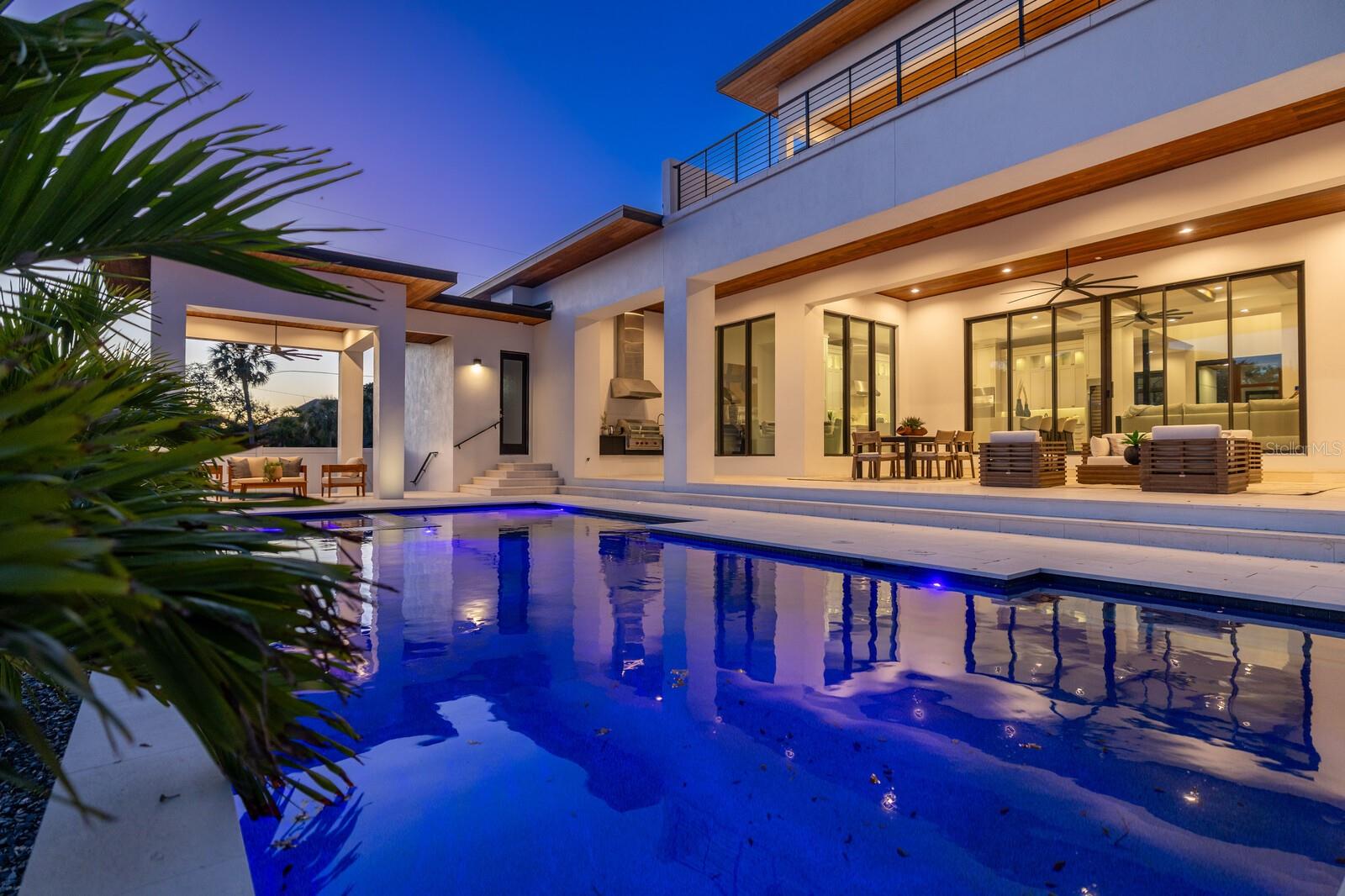 1401 BRIGHTWATERS Blvd ST PETERSBURG, FL 33704