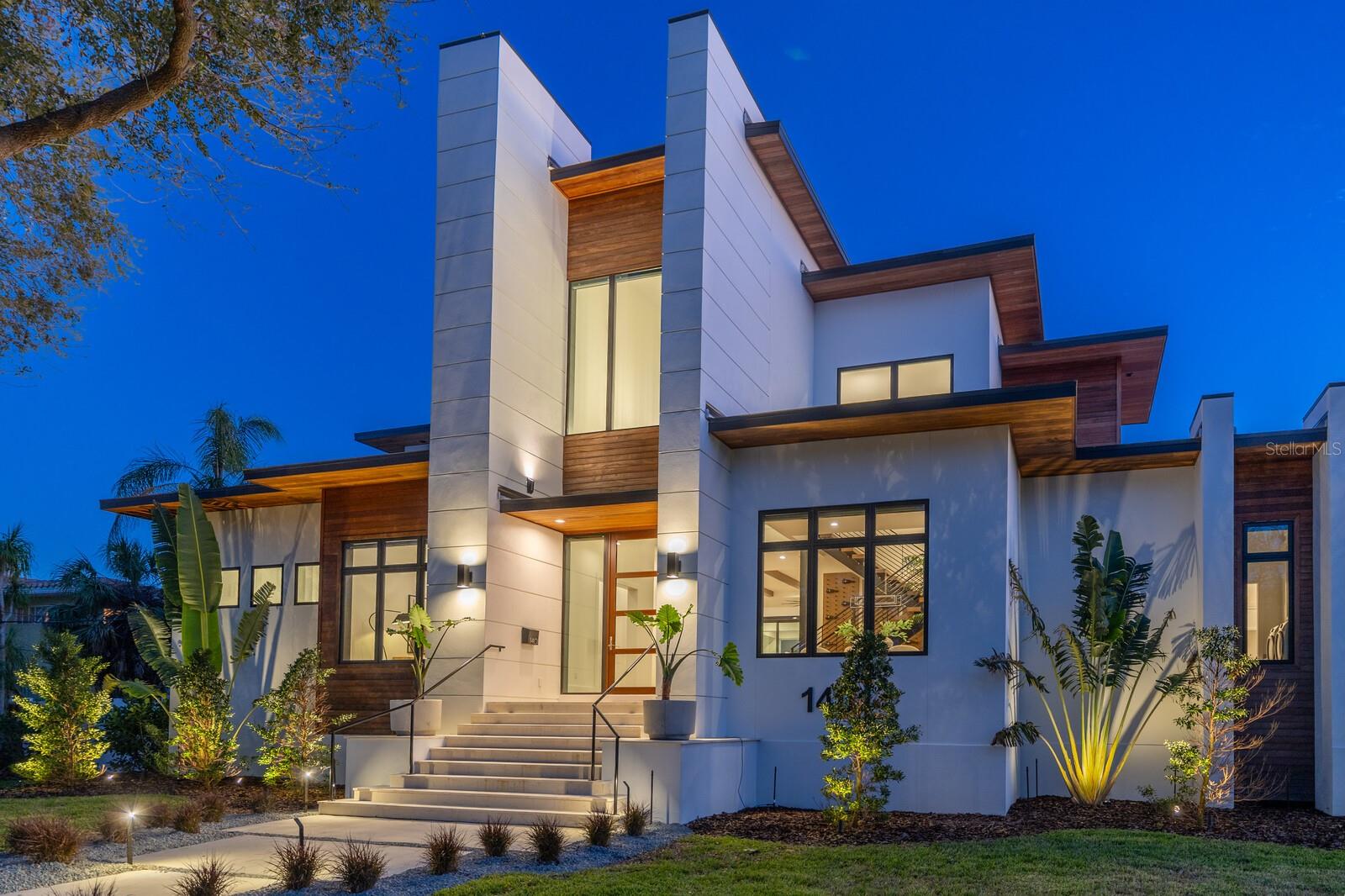 1401 BRIGHTWATERS Blvd ST PETERSBURG, FL 33704