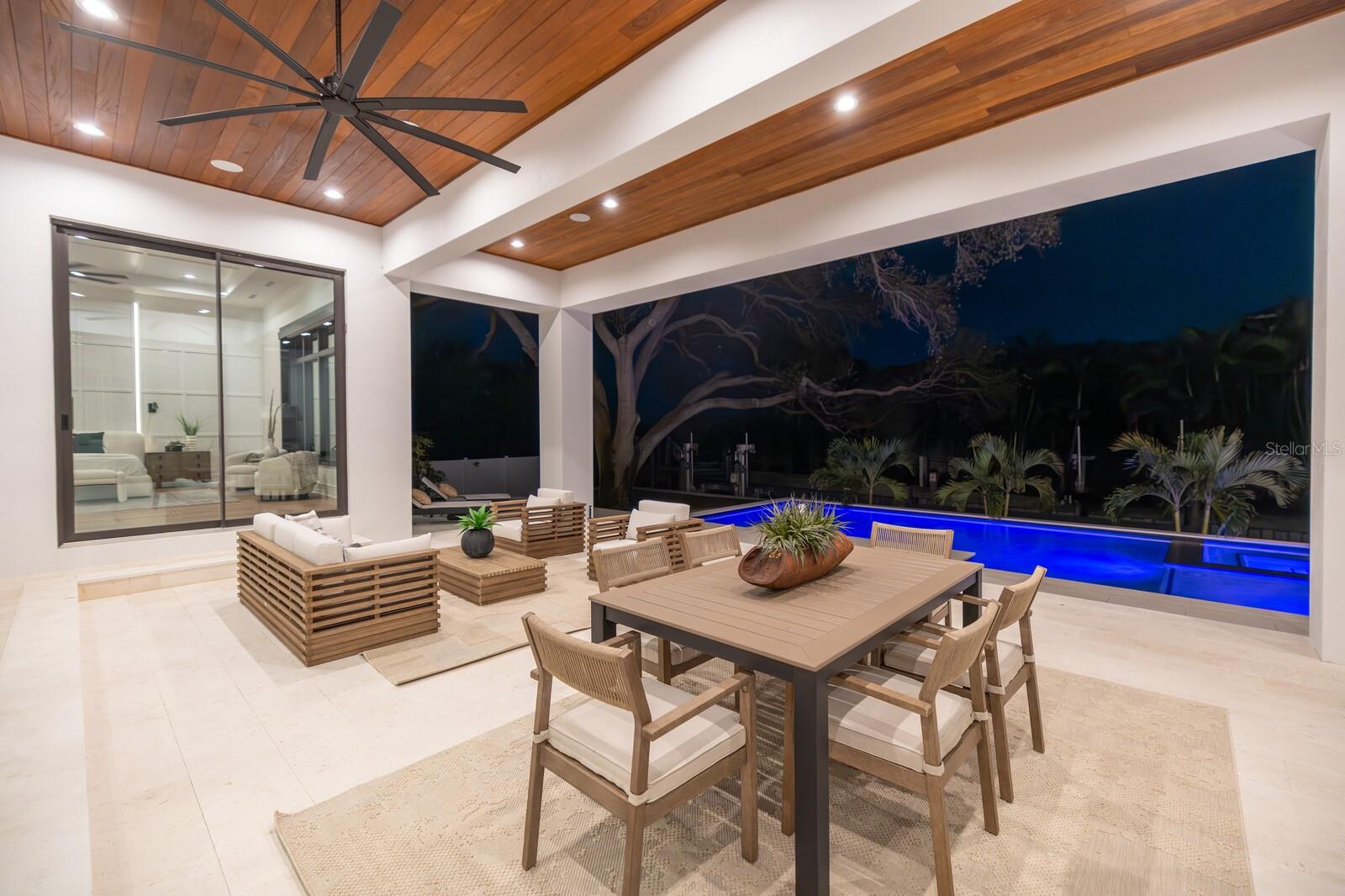 1401 BRIGHTWATERS Blvd ST PETERSBURG, FL 33704