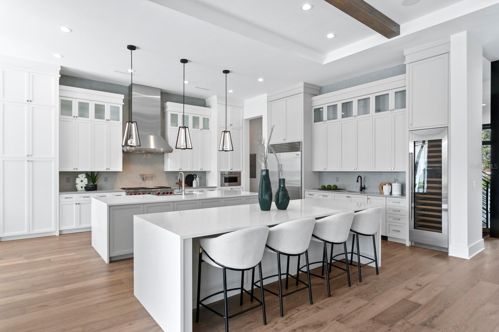 1401 BRIGHTWATERS Blvd ST PETERSBURG, FL 33704