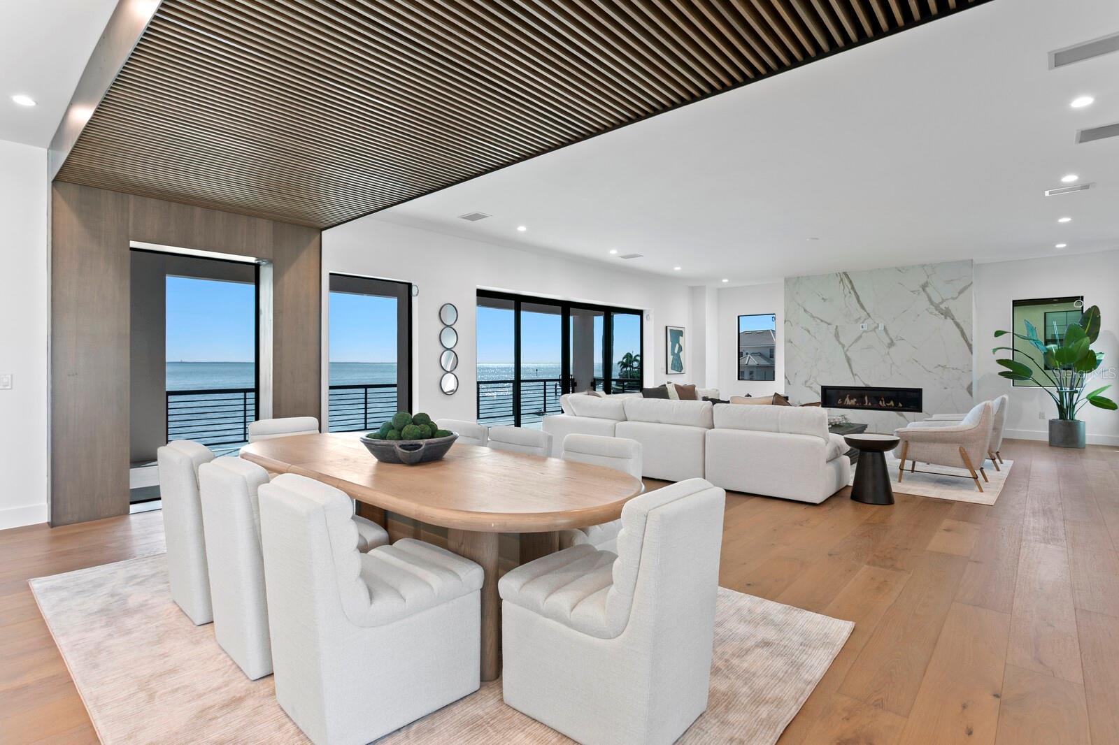 2087 MICHIGAN Ave ST PETERSBURG, FL 33703