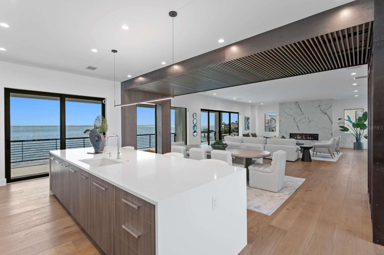 2087 MICHIGAN Ave ST PETERSBURG, FL 33703