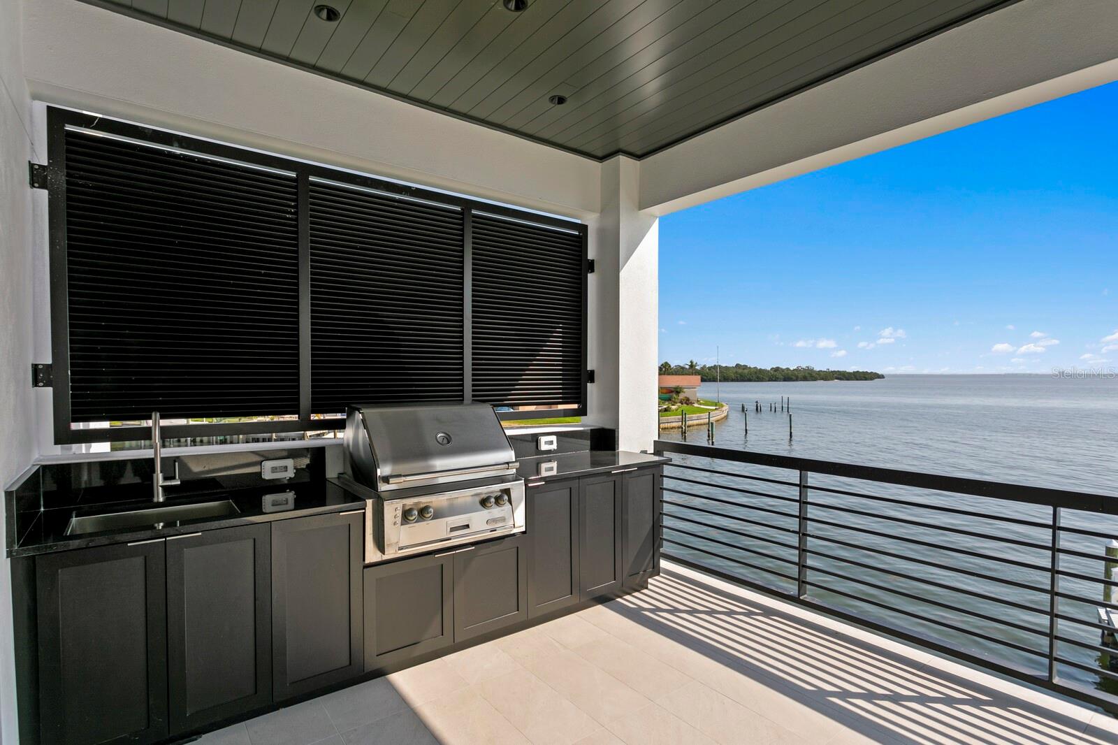 2087 MICHIGAN Ave ST PETERSBURG, FL 33703