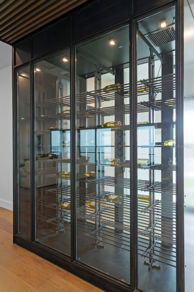 2087 MICHIGAN Ave ST PETERSBURG, FL 33703