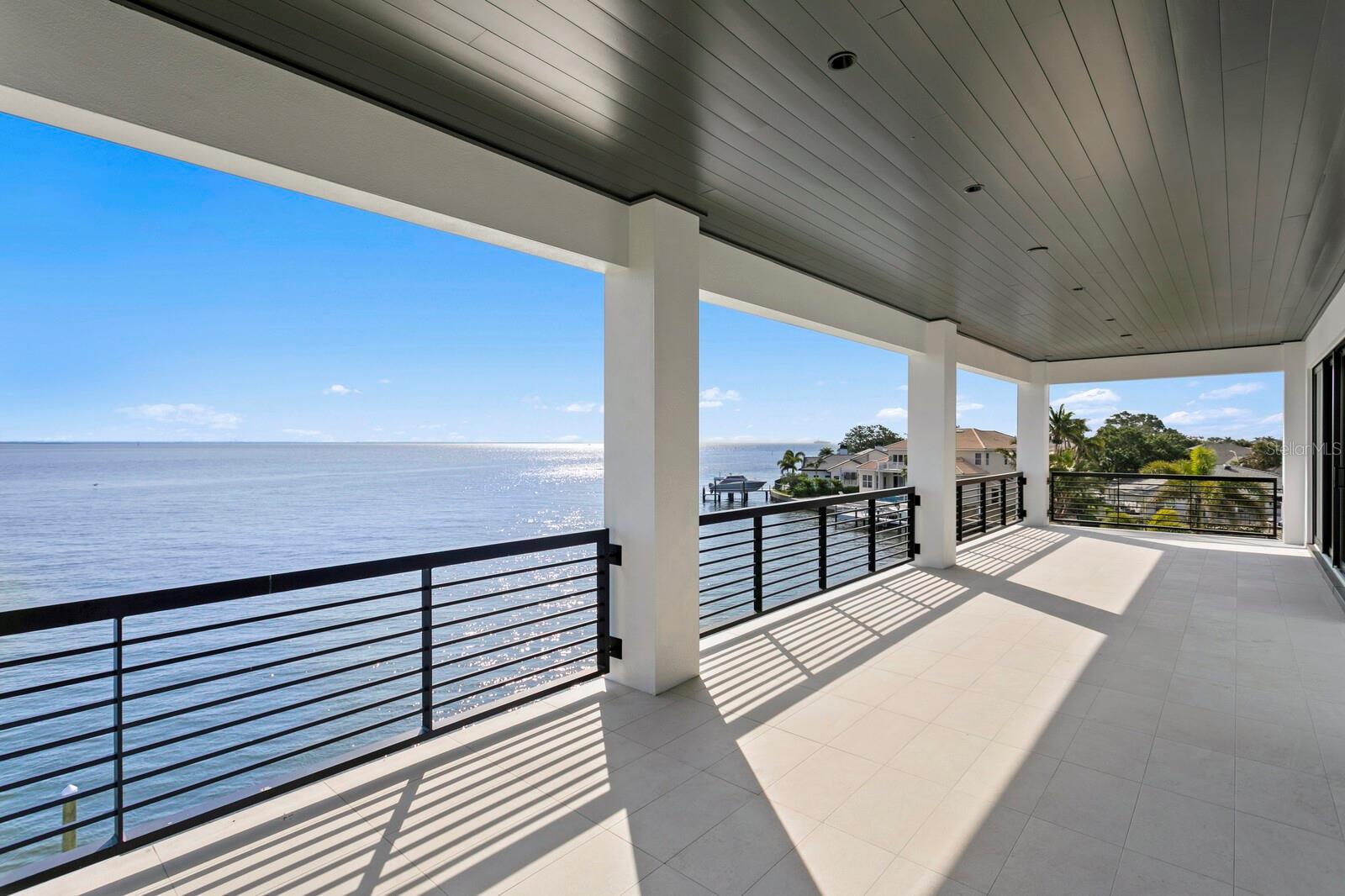 2087 MICHIGAN Ave ST PETERSBURG, FL 33703