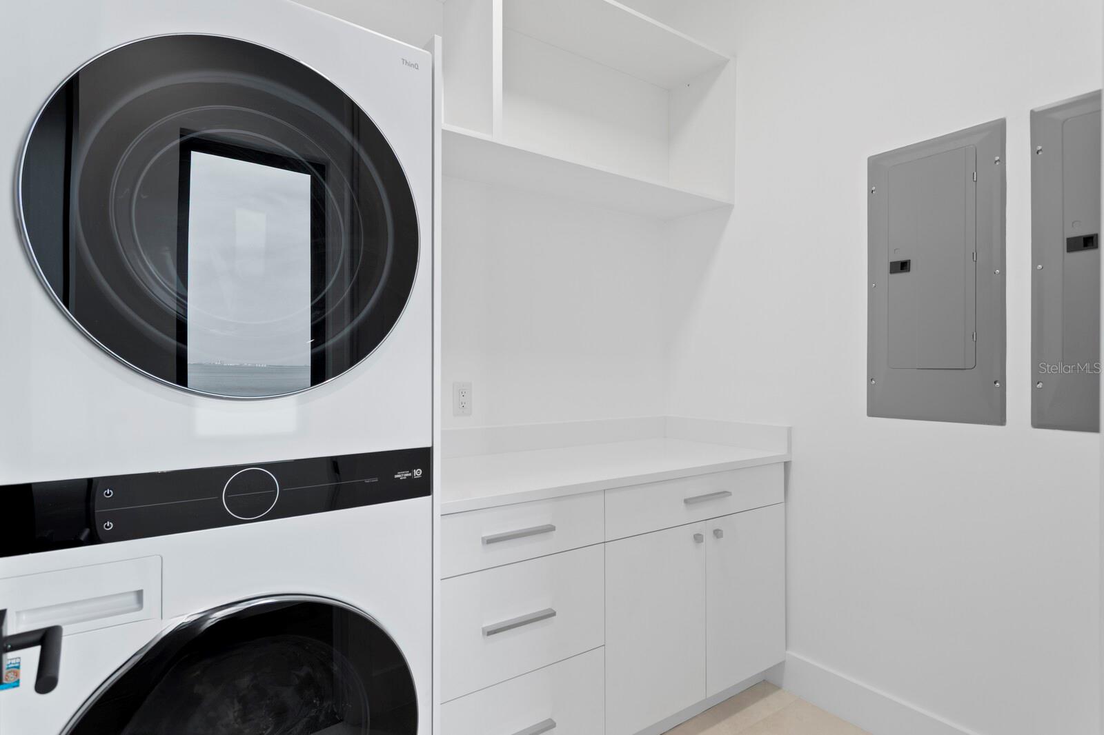 2087 MICHIGAN Ave ST PETERSBURG, FL 33703