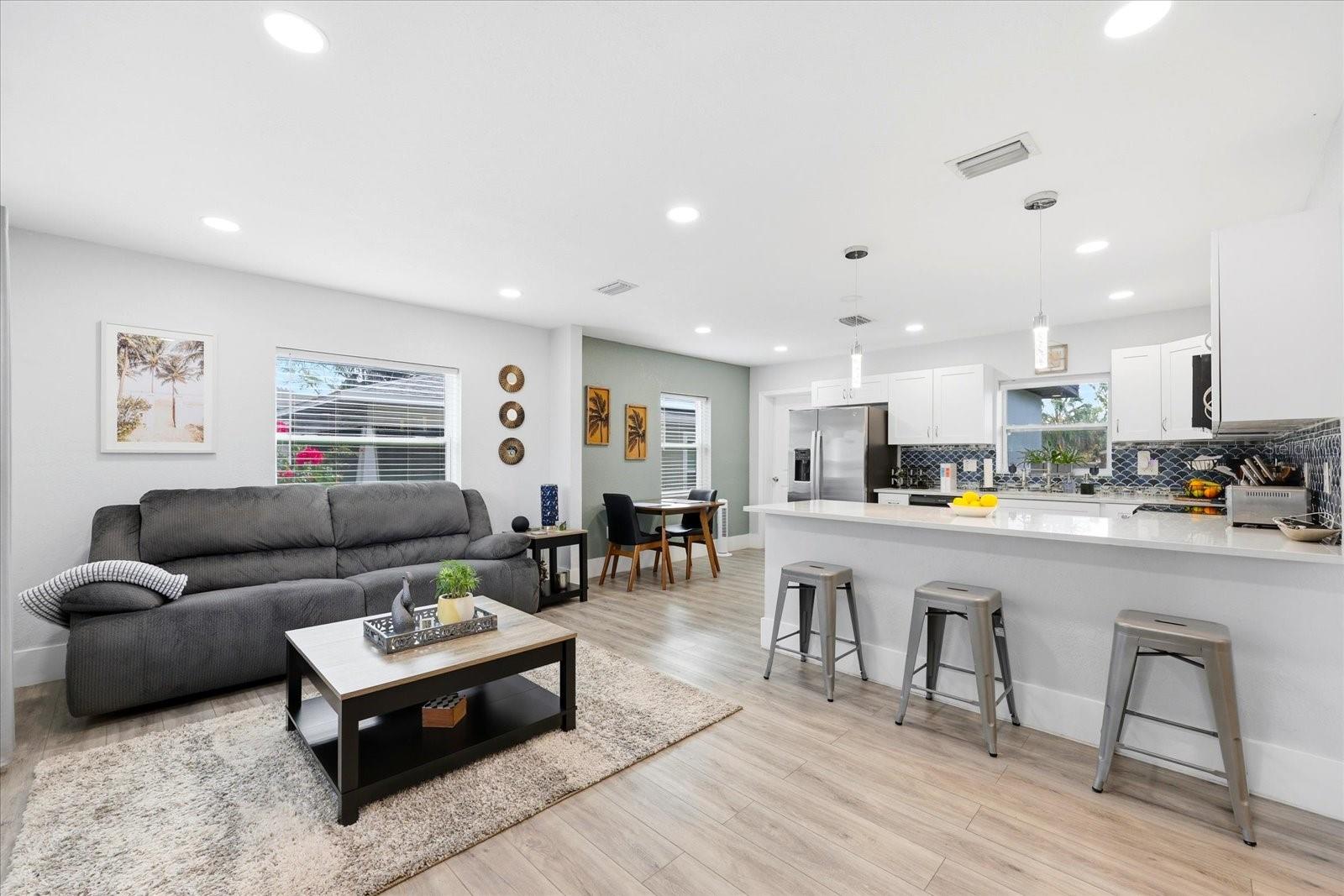 2584 14TH Ave ST PETERSBURG, FL 33712