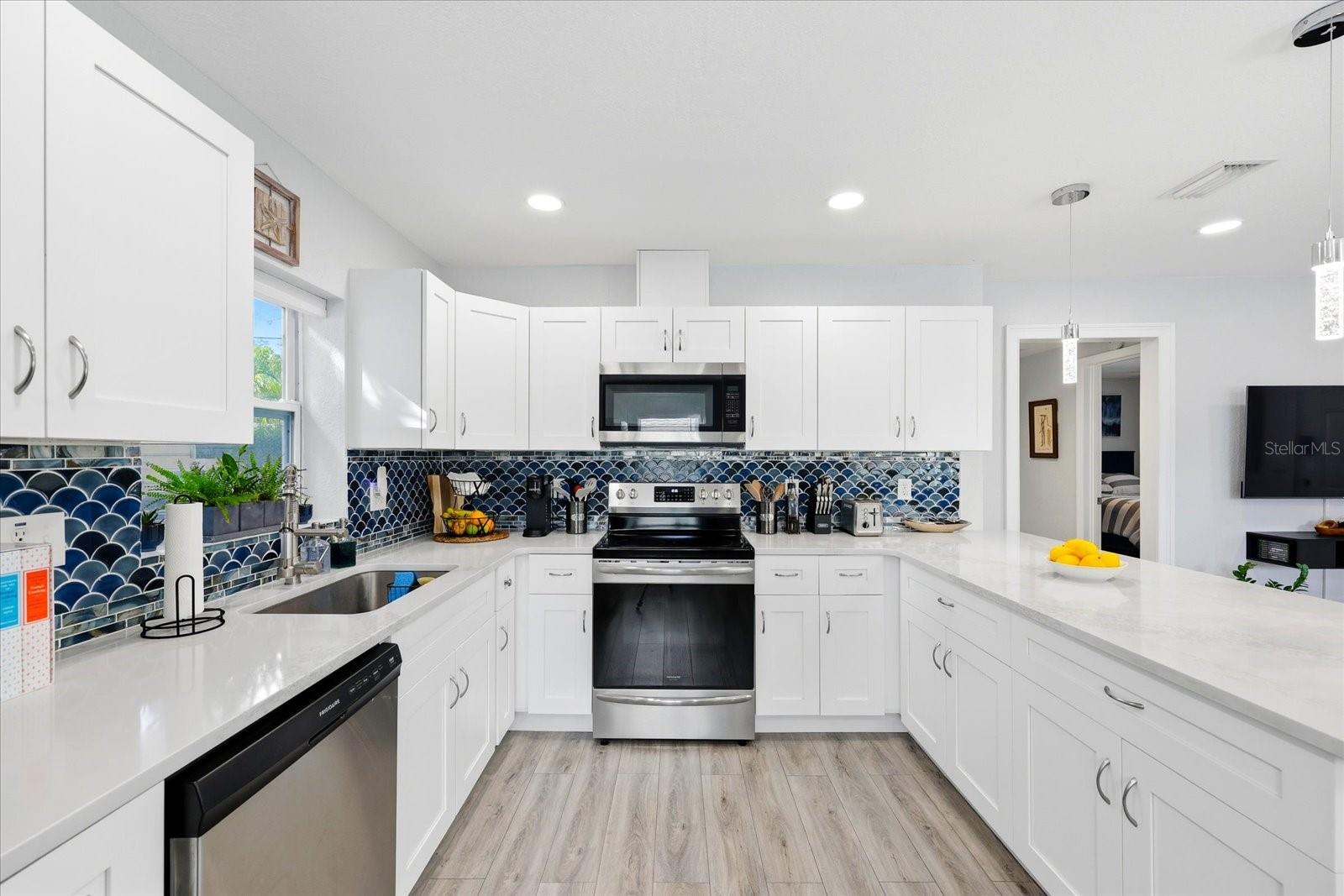 2584 14TH Ave ST PETERSBURG, FL 33712