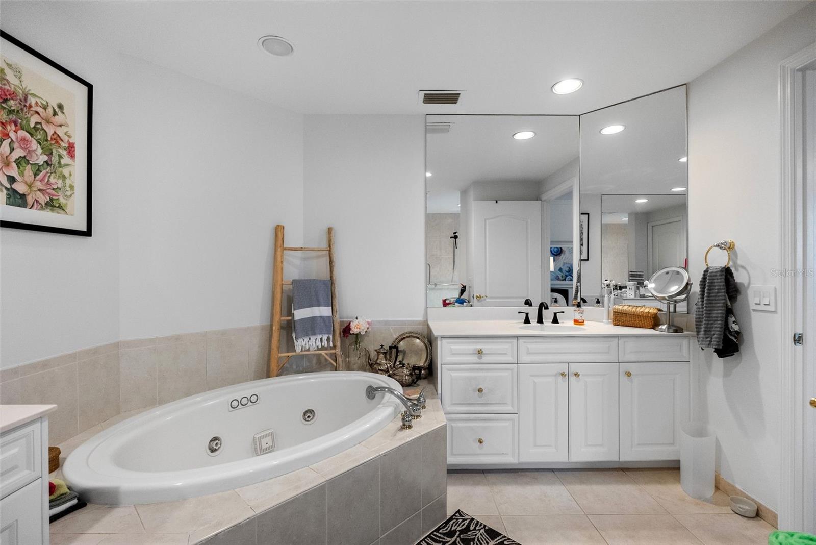 100 Bch Dr #1501 ST PETERSBURG, FL 33701