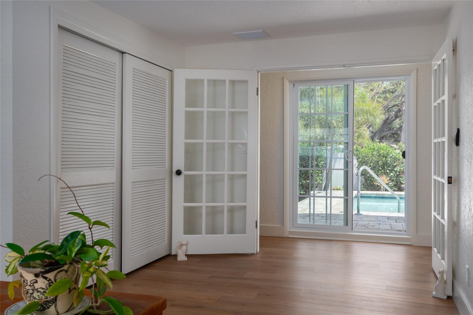 2660 FAIRWAY Ave ST PETERSBURG, FL 33712