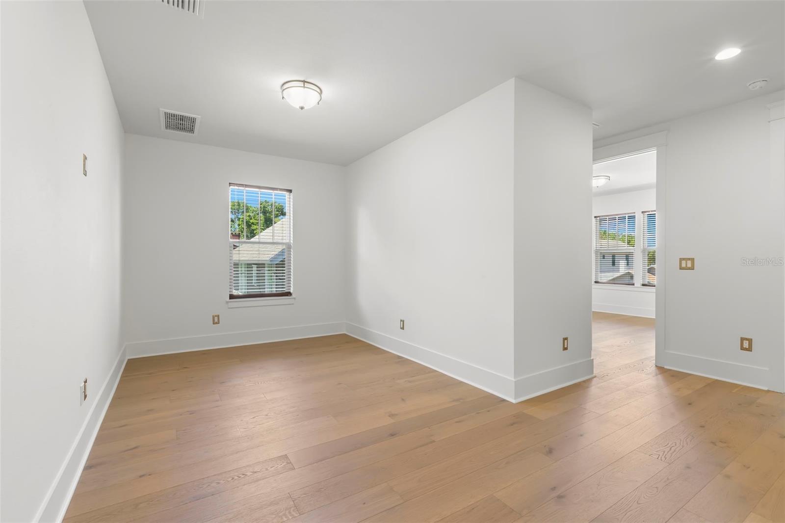 1038 26TH Ave ST PETERSBURG, FL 33703