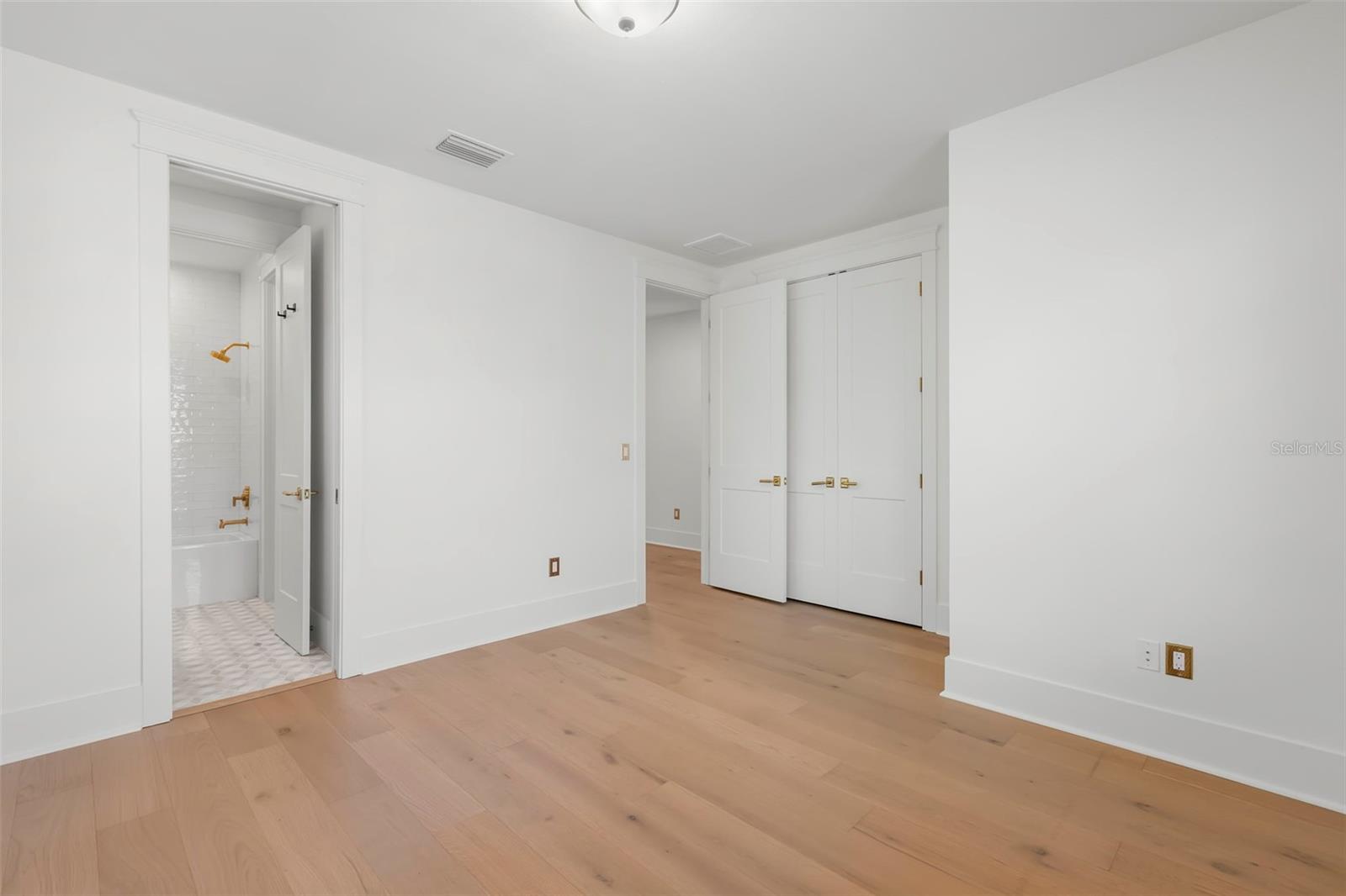 1038 26TH Ave ST PETERSBURG, FL 33703