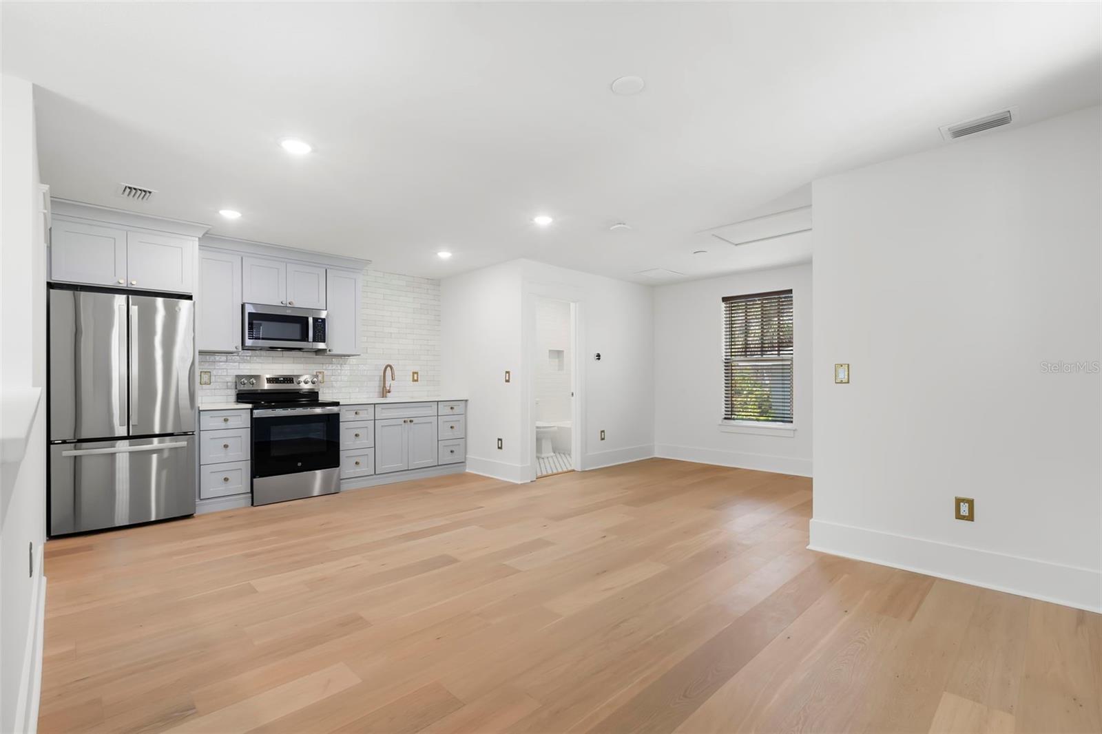 1038 26TH Ave ST PETERSBURG, FL 33703