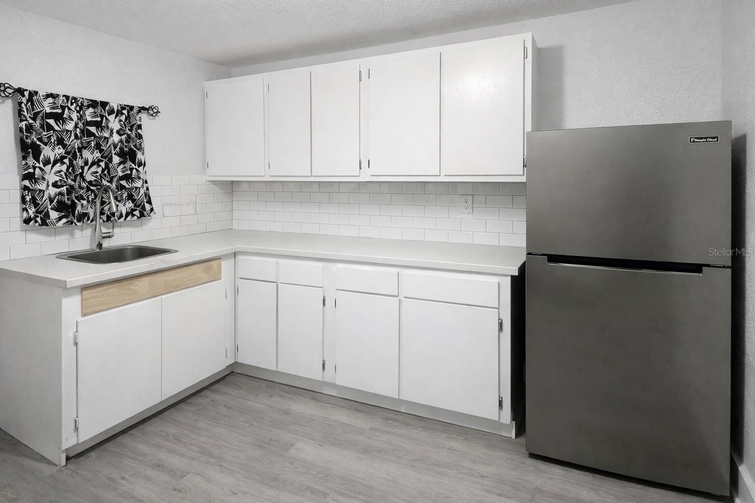 8917 N WILLOW Ave TAMPA, FL 33604