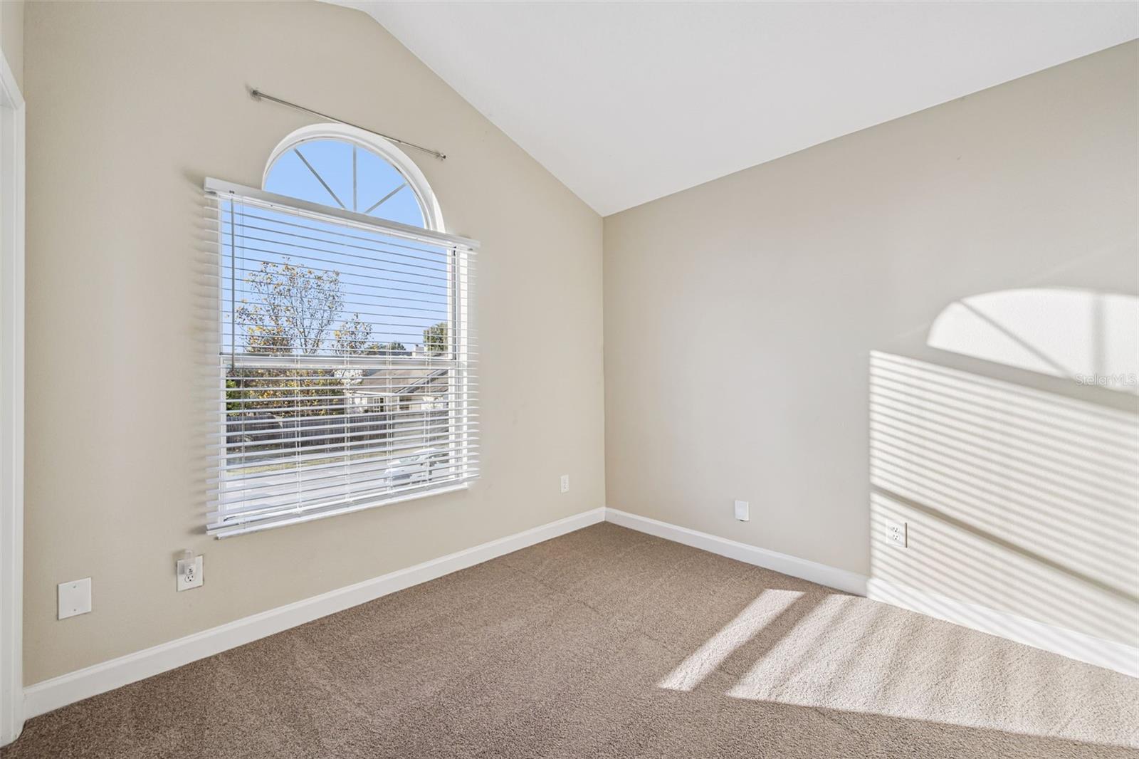 5439 RED BONE Ln ORLANDO, FL 32810