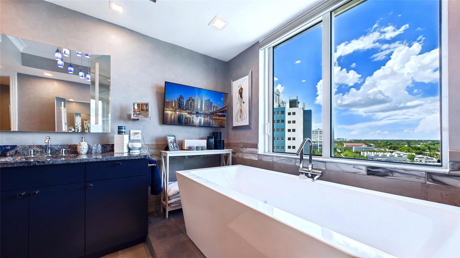 400 Bch Dr #1101 ST PETERSBURG, FL 33701