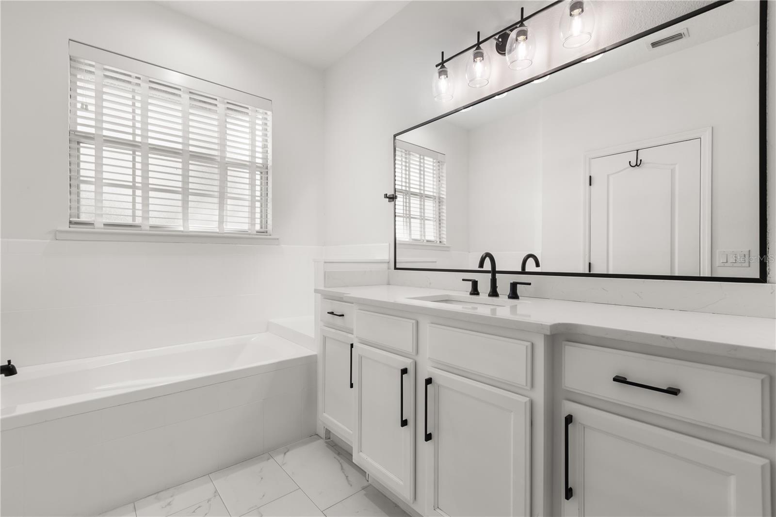 2011 E ESTHER St ORLANDO, FL 32806