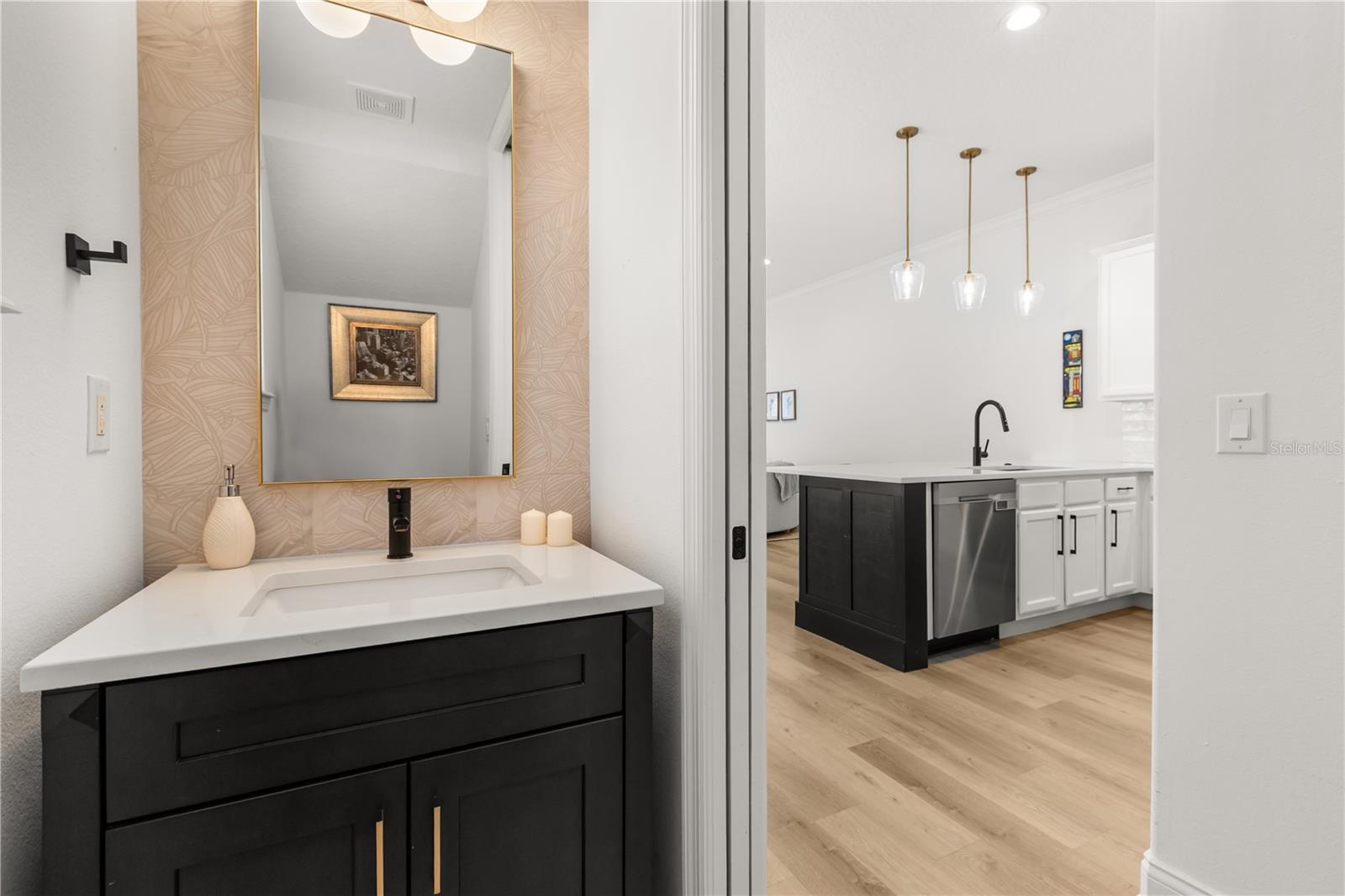 2011 E ESTHER St ORLANDO, FL 32806