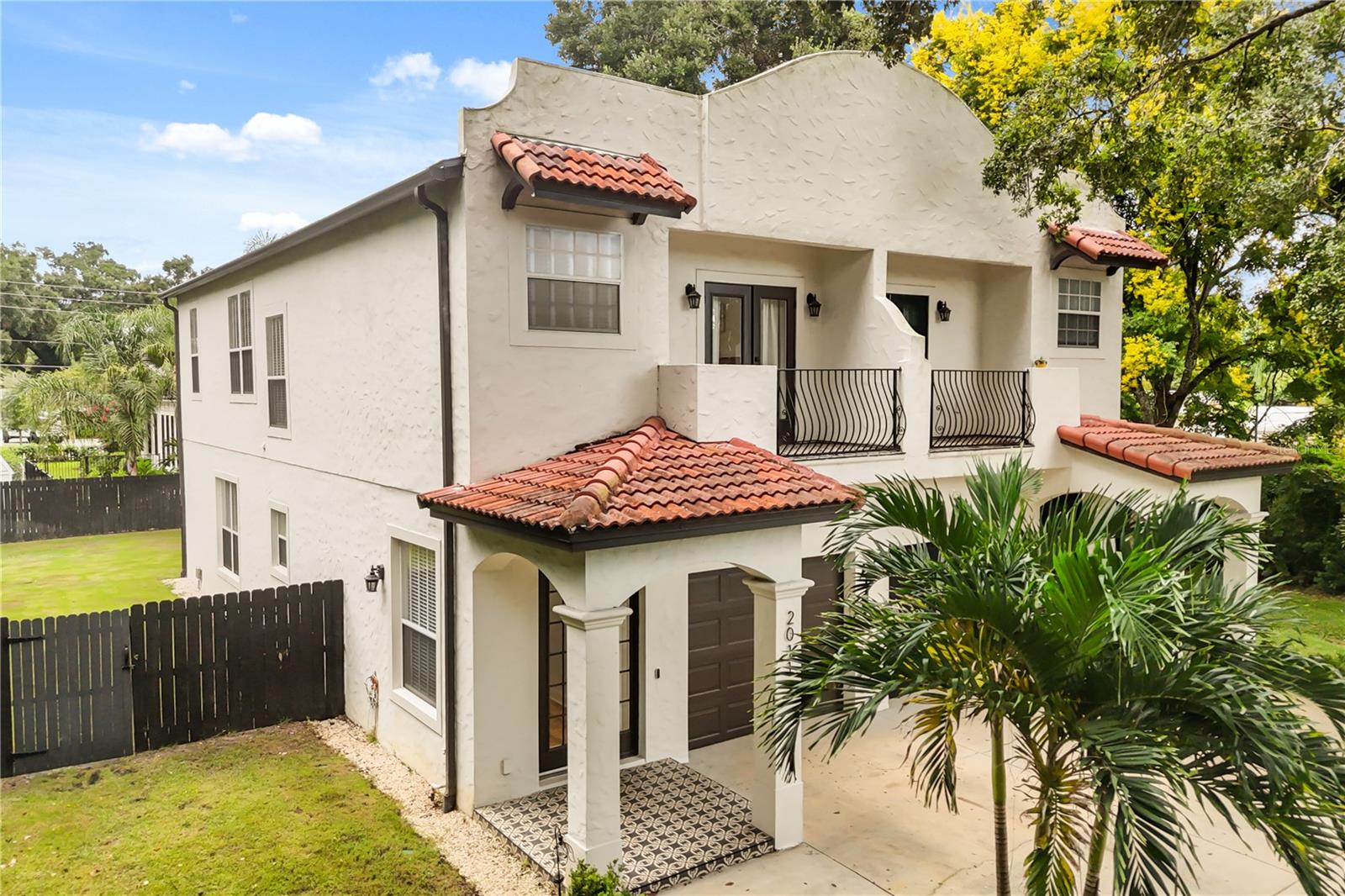 2011 E ESTHER St ORLANDO, FL 32806