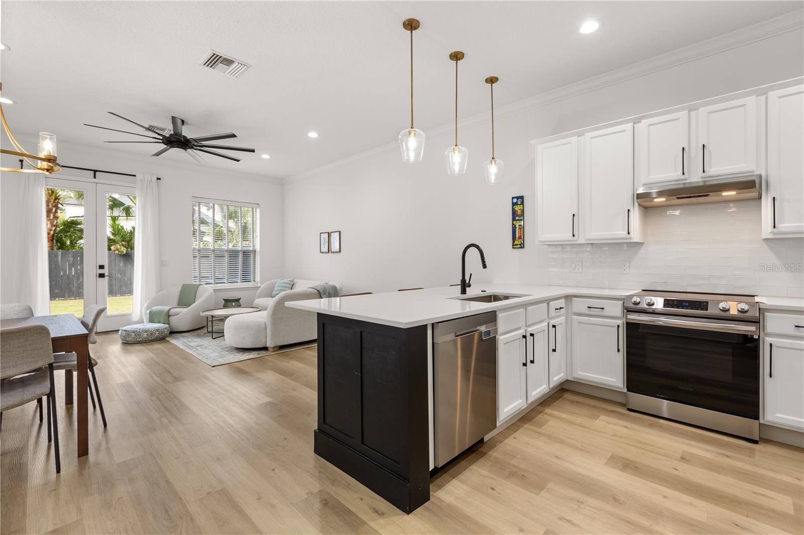 2011 E ESTHER St ORLANDO, FL 32806