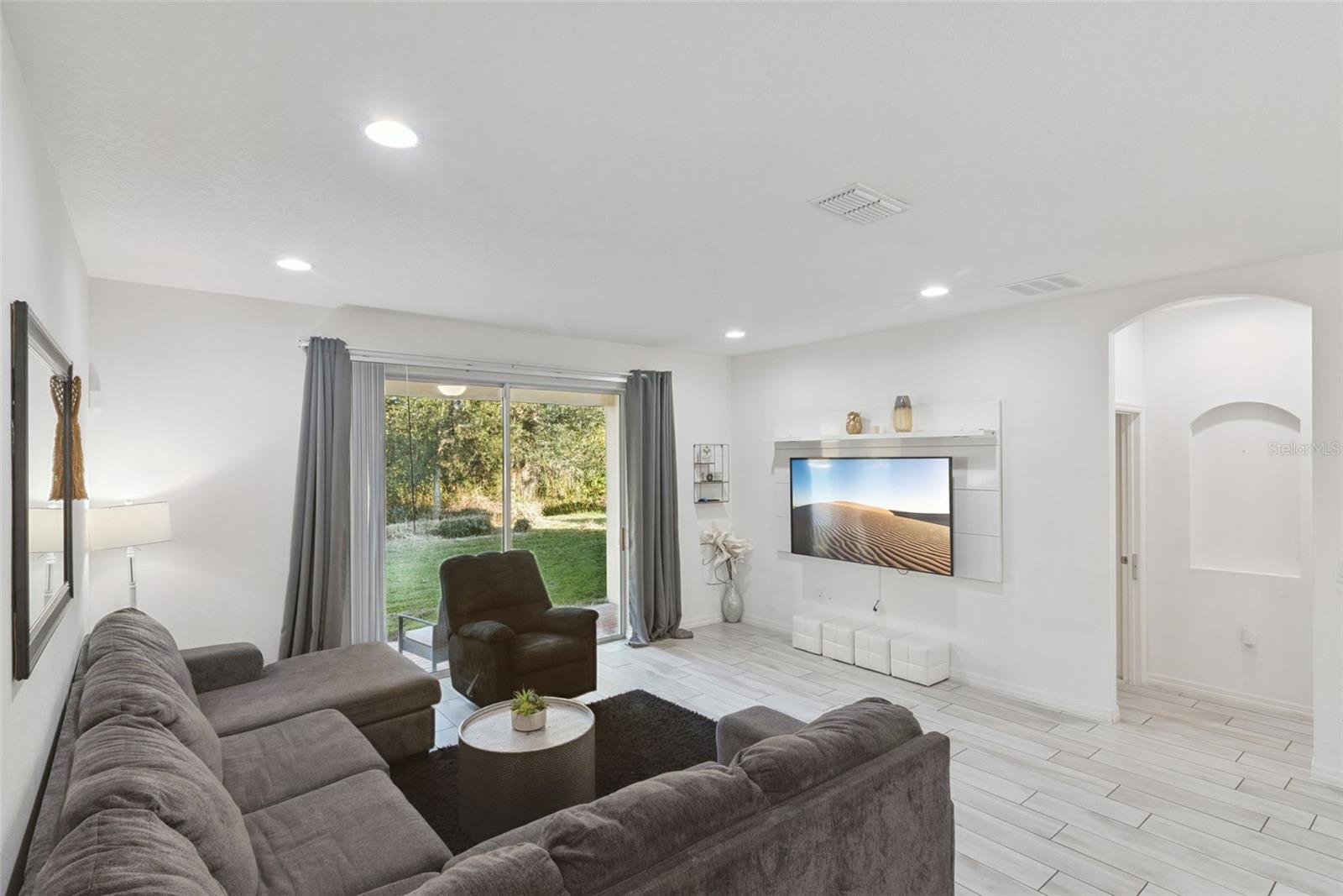 2339 JERNIGAN Cir KISSIMMEE, FL 34746