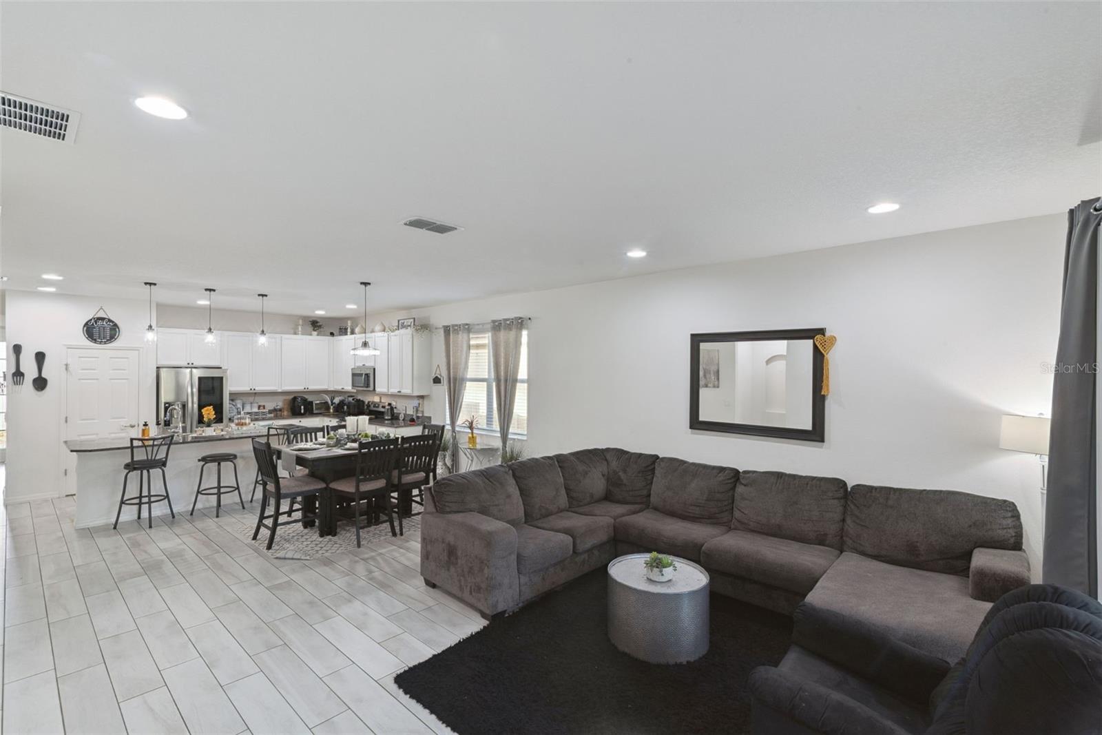 2339 JERNIGAN Cir KISSIMMEE, FL 34746