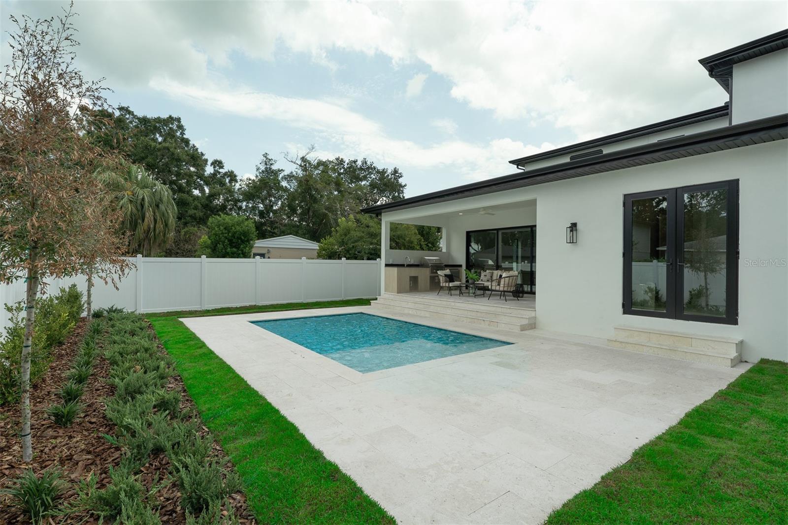 2103 GALE St ORLANDO, FL 32803