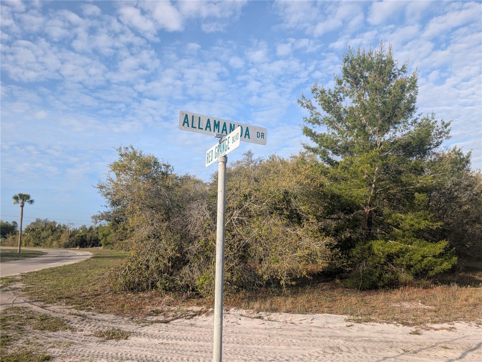 1 ALLAMANDA Dr INDIAN LAKE ESTATES, FL 33855