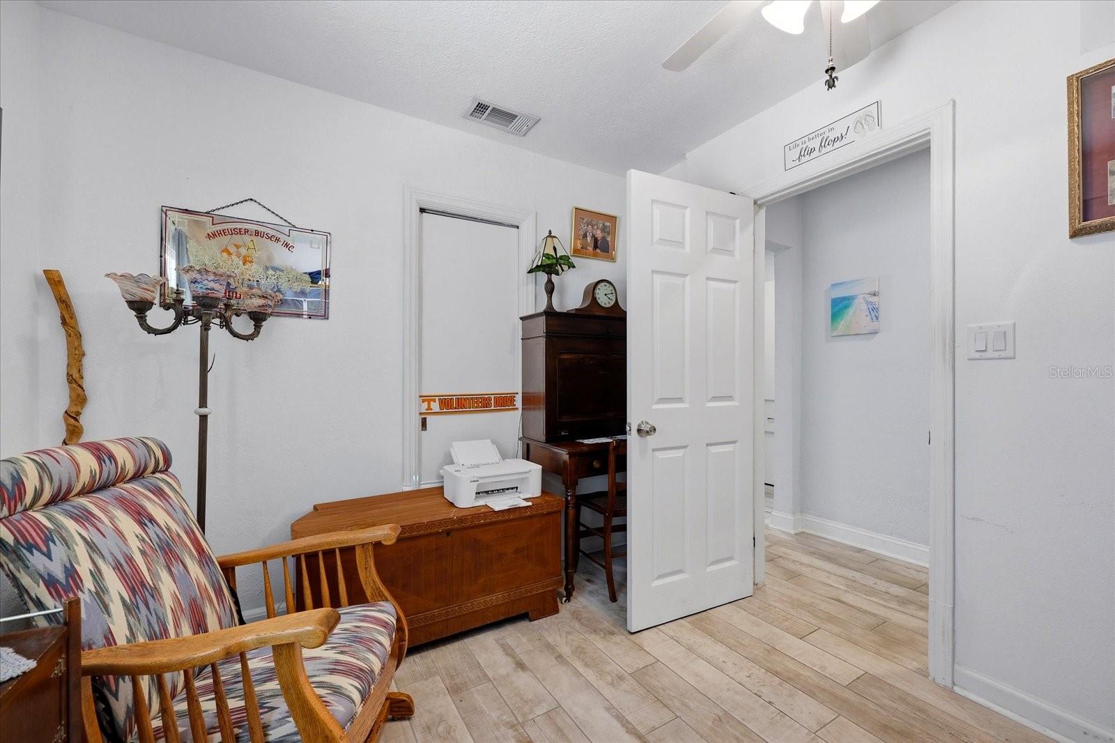 712 S GLENWOOD Ave CLEARWATER, FL 33756