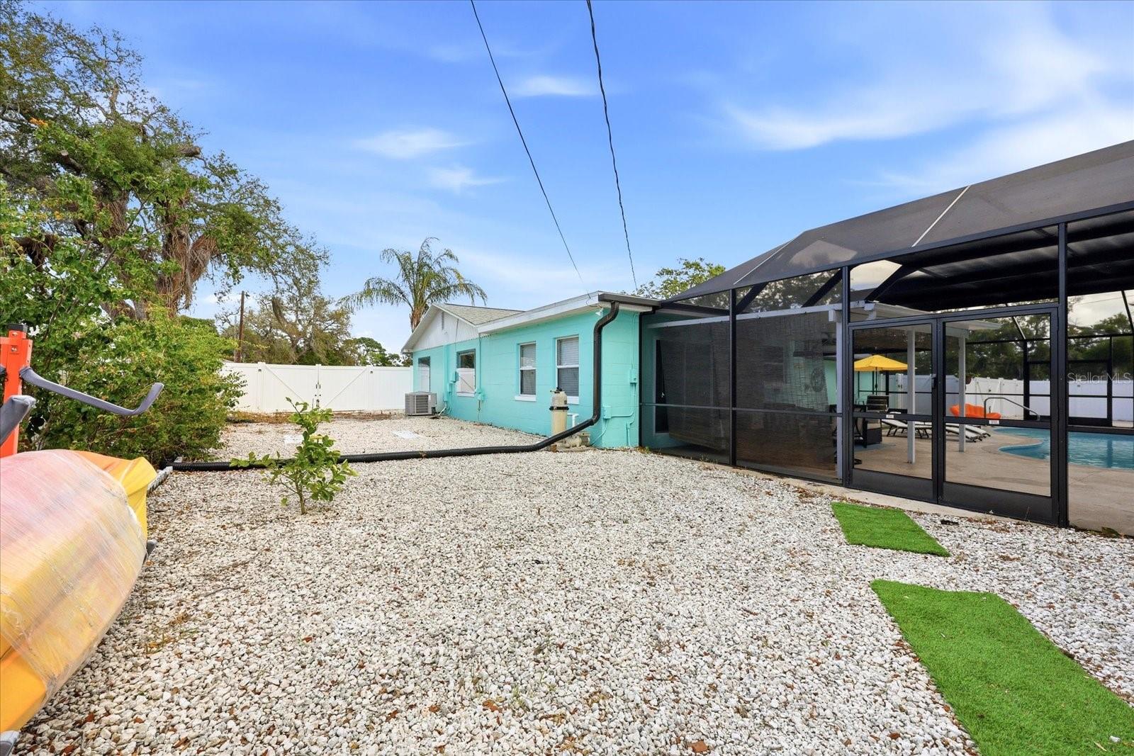 712 S GLENWOOD Ave CLEARWATER, FL 33756