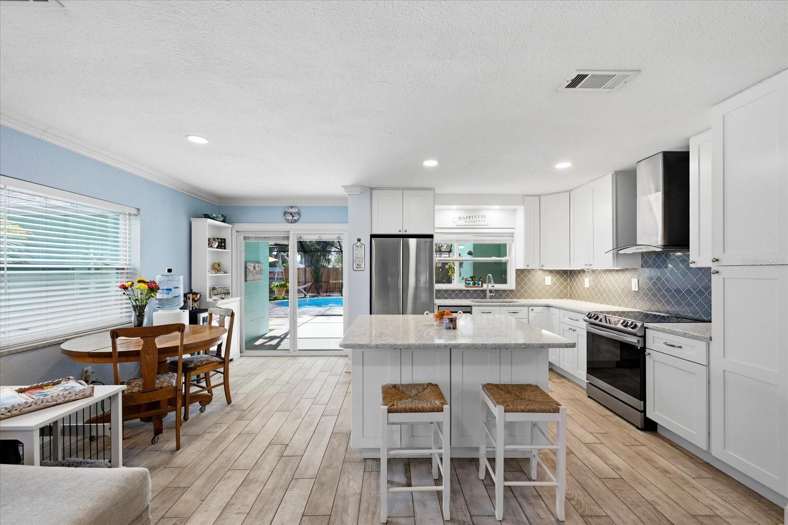 712 S GLENWOOD Ave CLEARWATER, FL 33756