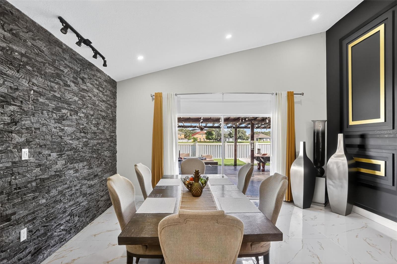 738 HACIENDA Cir KISSIMMEE, FL 34741