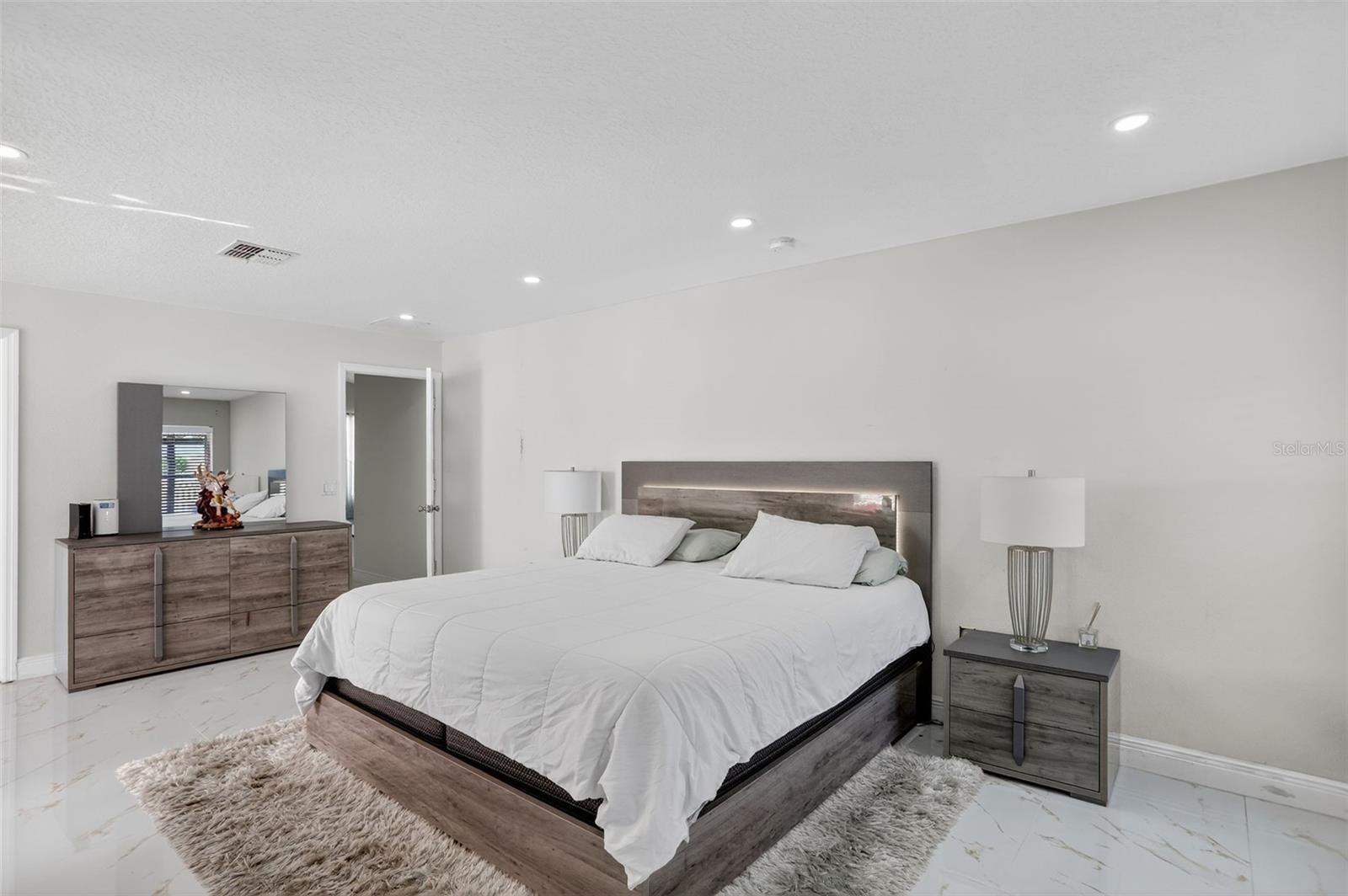 738 HACIENDA Cir KISSIMMEE, FL 34741