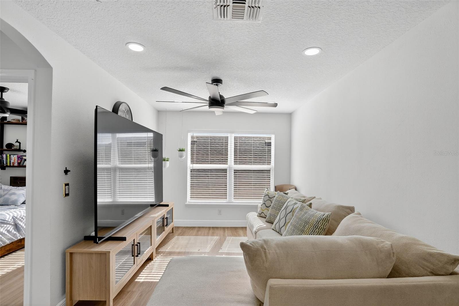 738 HACIENDA Cir KISSIMMEE, FL 34741