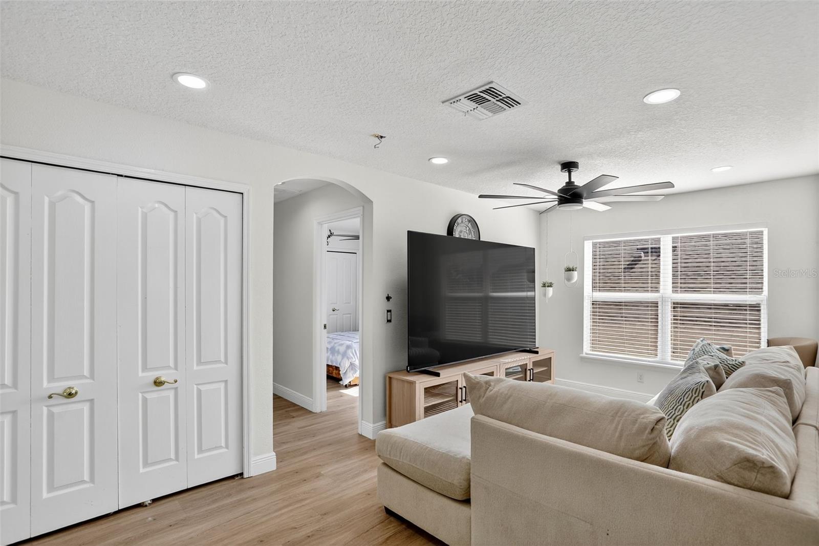 738 HACIENDA Cir KISSIMMEE, FL 34741