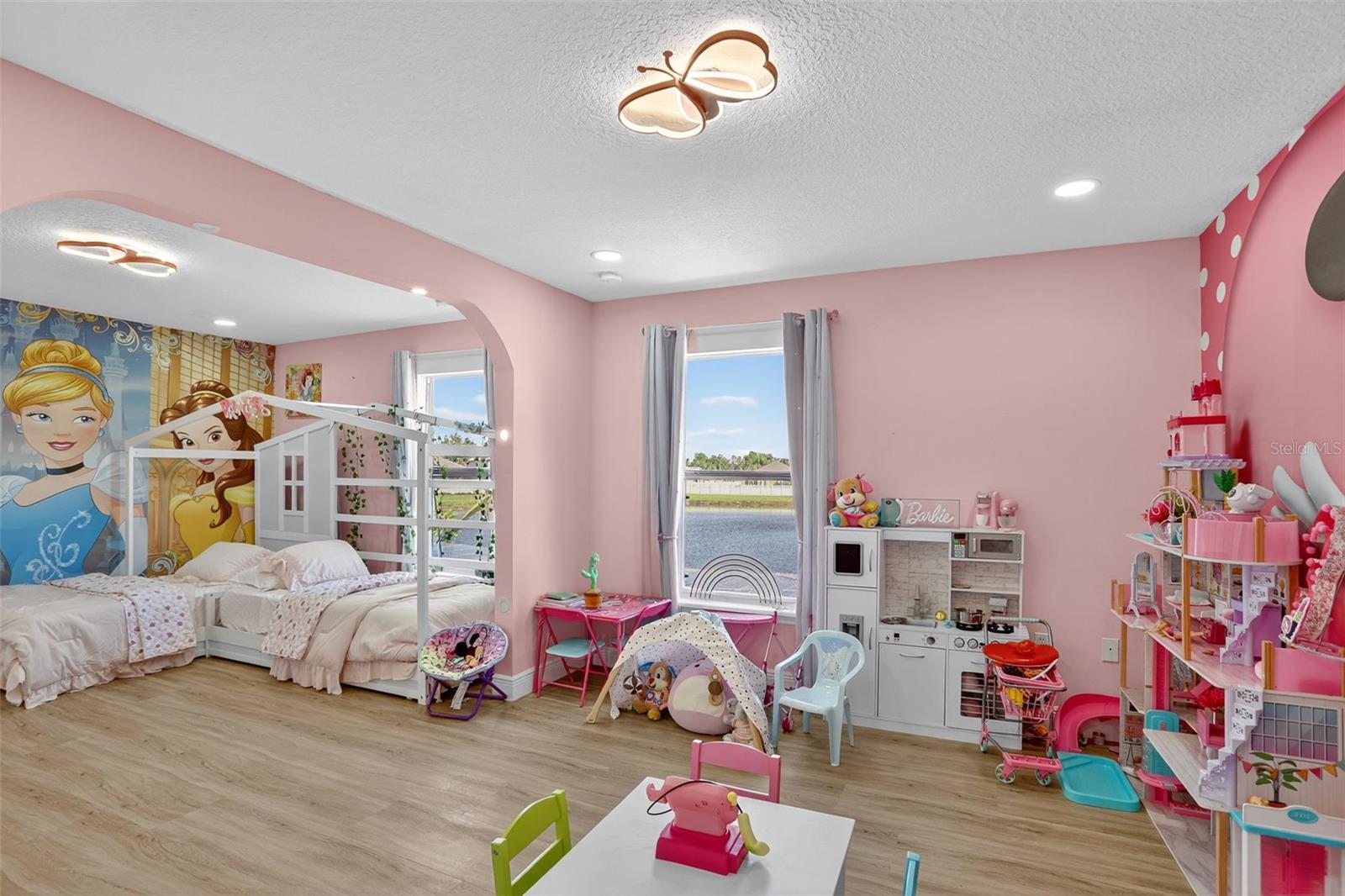 738 HACIENDA Cir KISSIMMEE, FL 34741