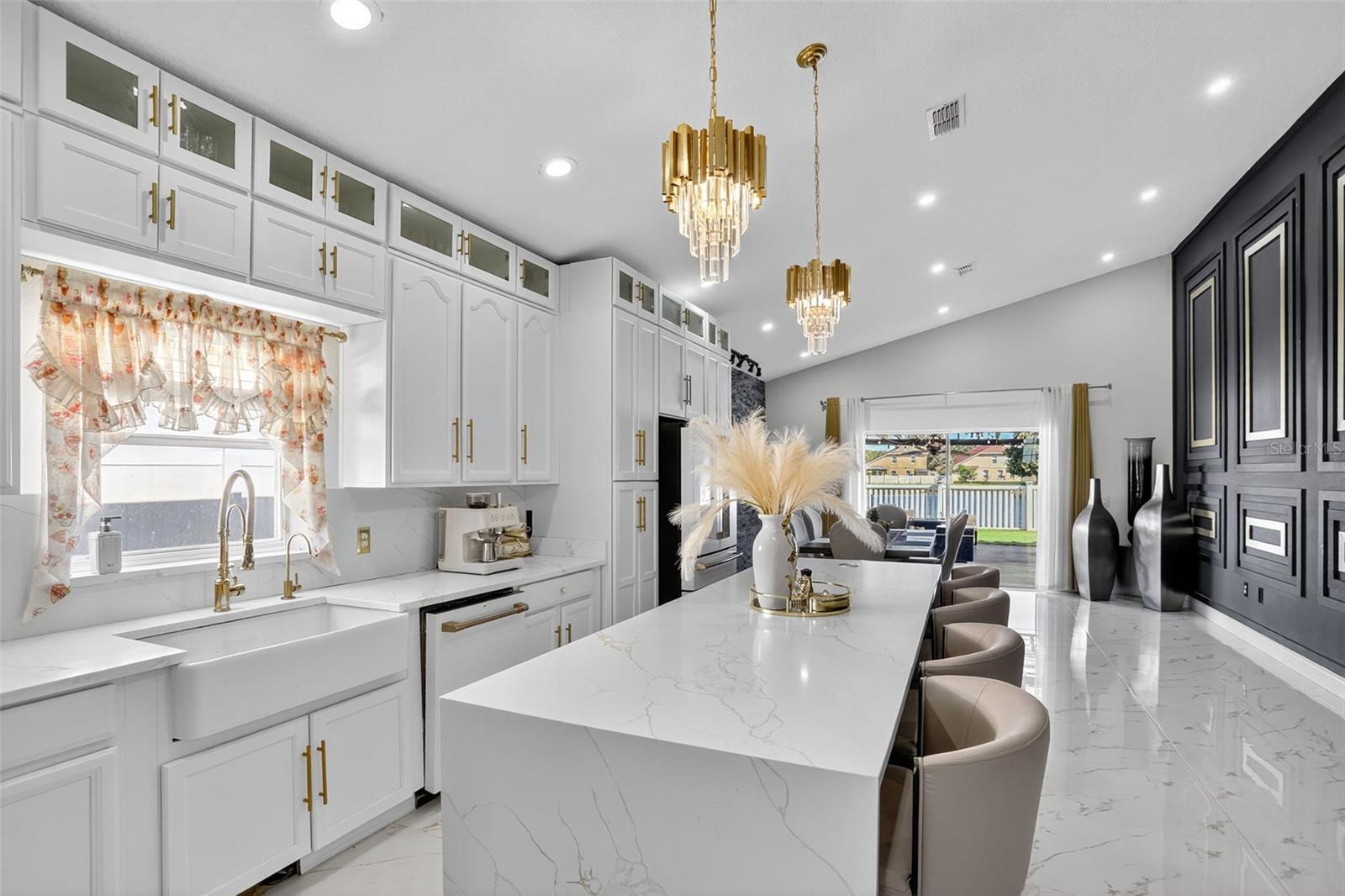 738 HACIENDA Cir KISSIMMEE, FL 34741