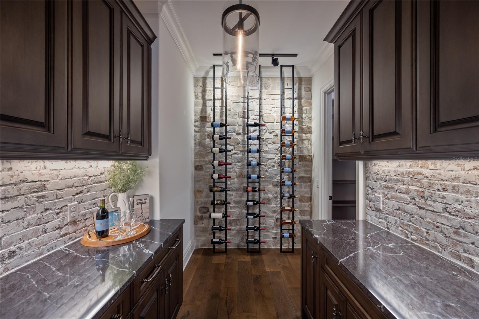 10443 LOS FELIZ Dr GOLDEN OAK, FL 32836