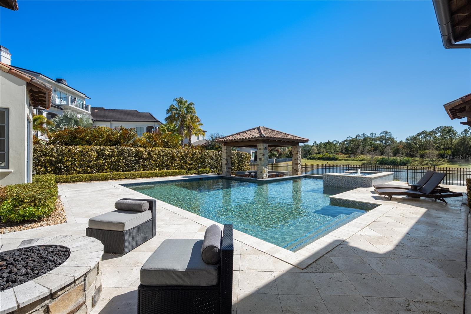 10443 LOS FELIZ Dr GOLDEN OAK, FL 32836