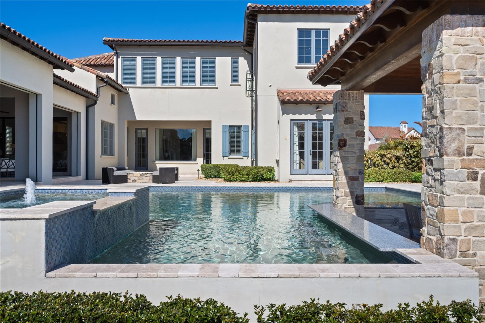 10443 LOS FELIZ Dr GOLDEN OAK, FL 32836