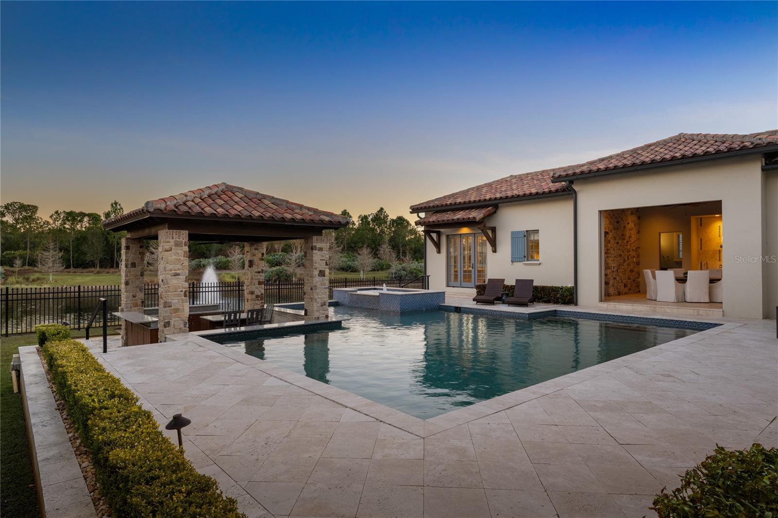 10443 LOS FELIZ Dr GOLDEN OAK, FL 32836