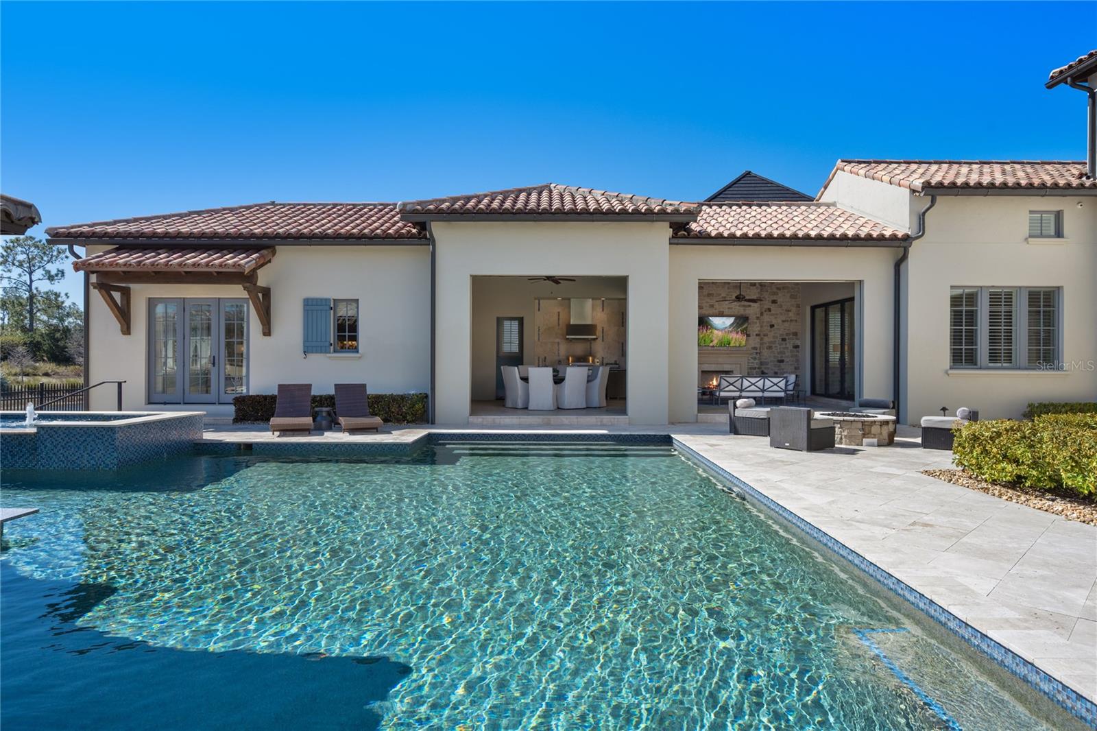 10443 LOS FELIZ Dr GOLDEN OAK, FL 32836