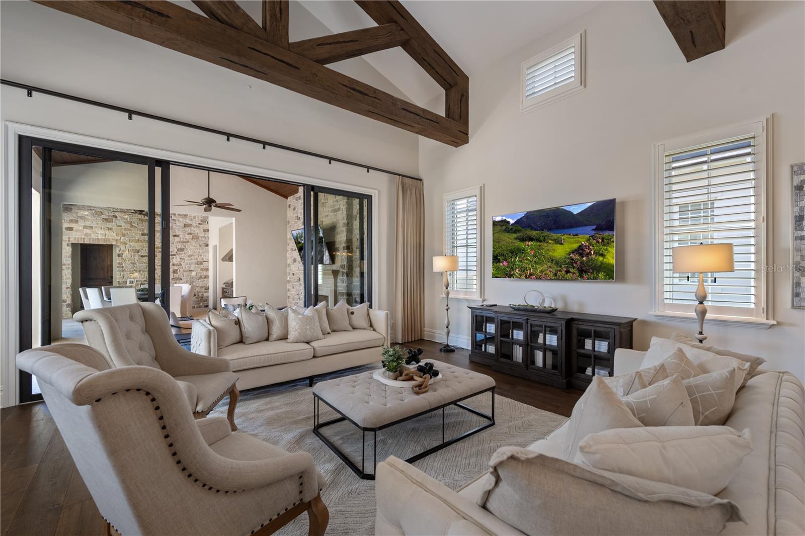 10443 LOS FELIZ Dr GOLDEN OAK, FL 32836