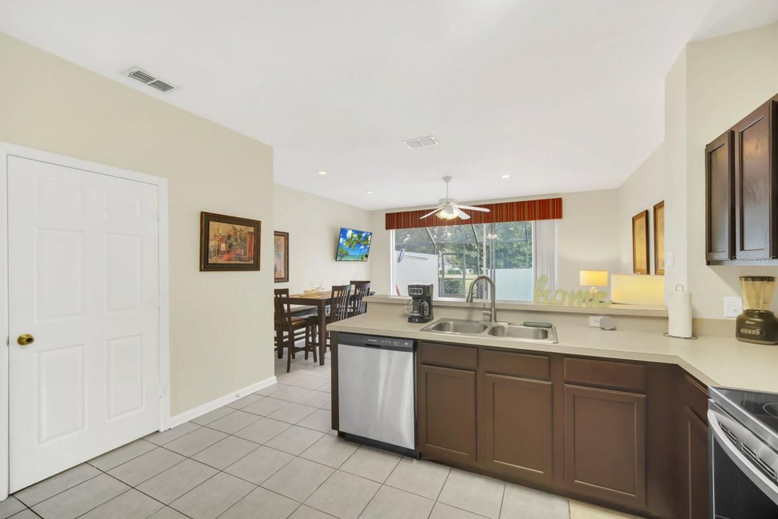 2545 RENSHAW St KISSIMMEE, FL 34747